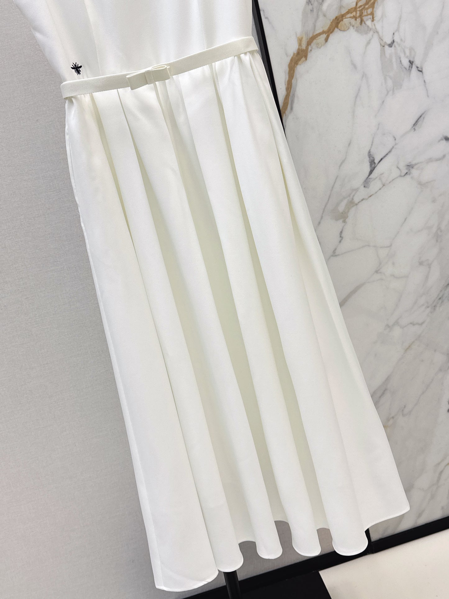 26SS NEW Bow-embellished long sleeveless dress