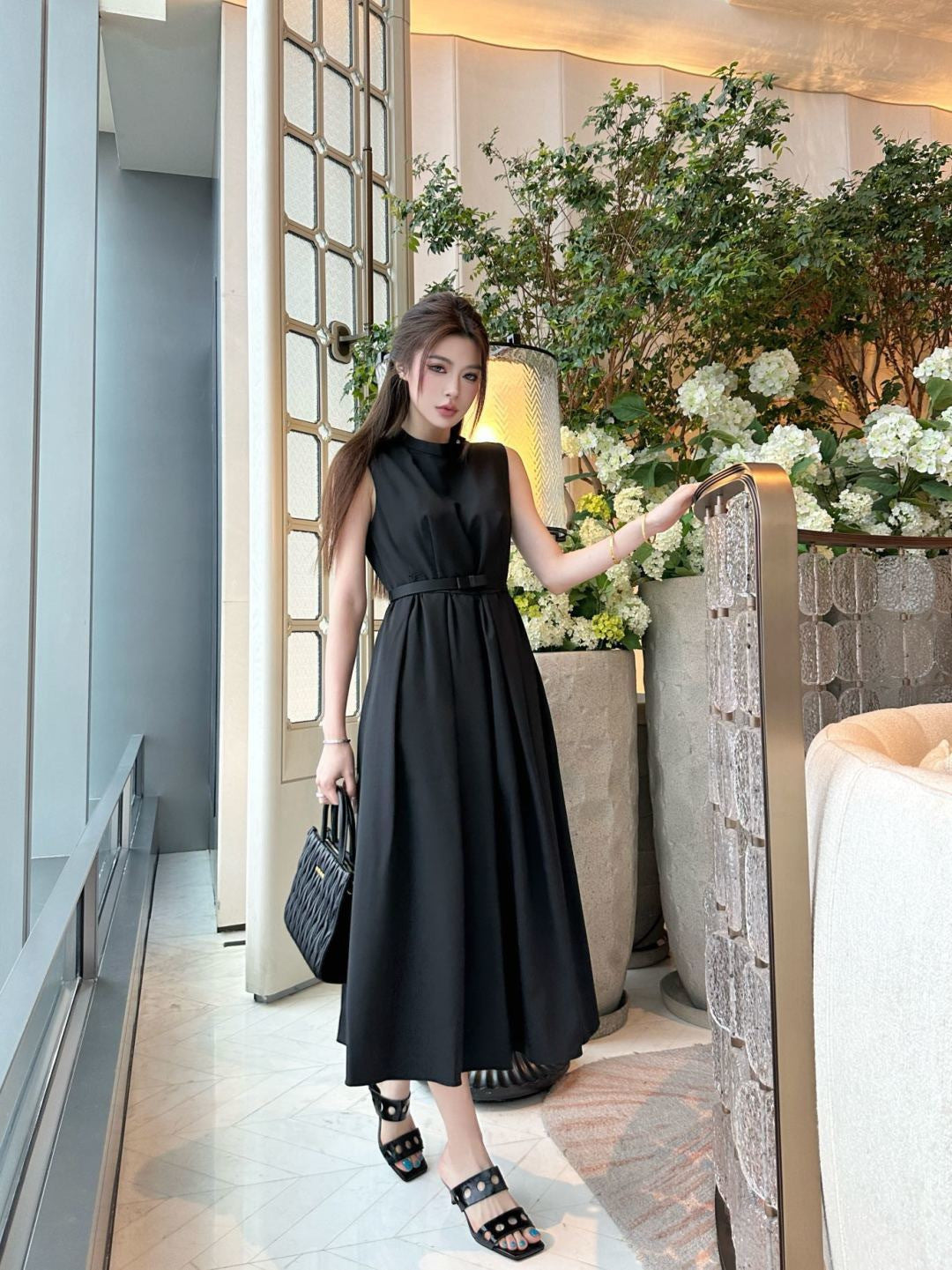26SS NEW Bow-embellished long sleeveless dress