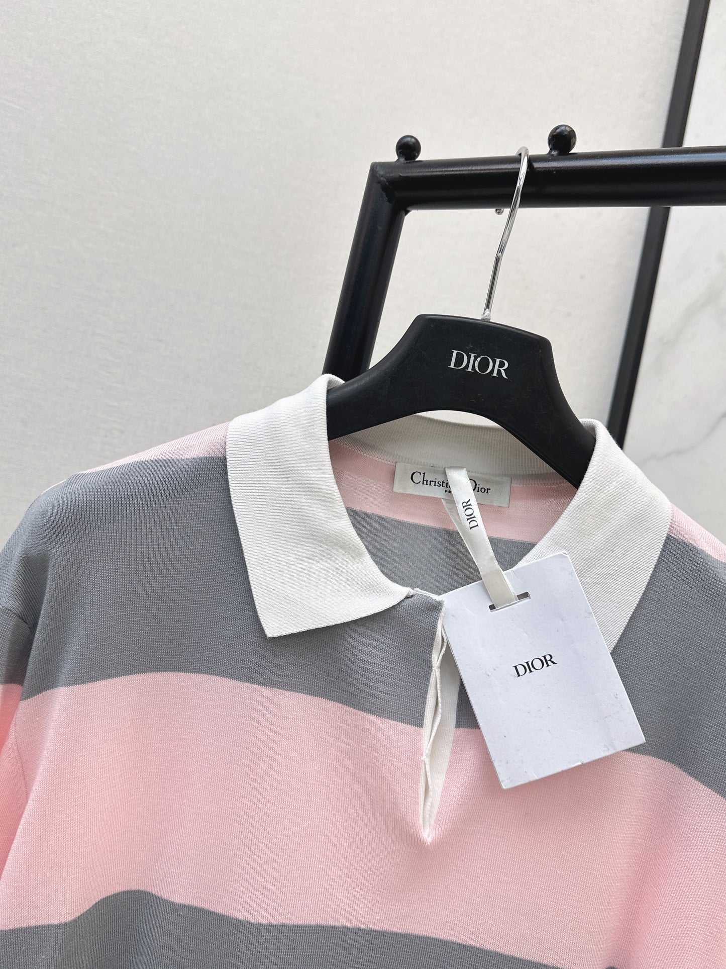 26SS Nuevo Polo de Manga Larga con Rayas y Contraste de Color