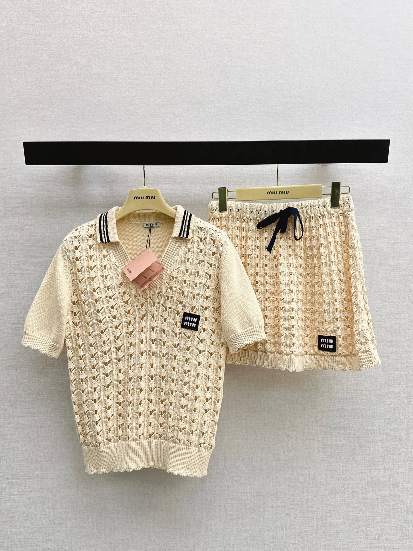 Traje de falda y manga corta antiedad 26SS