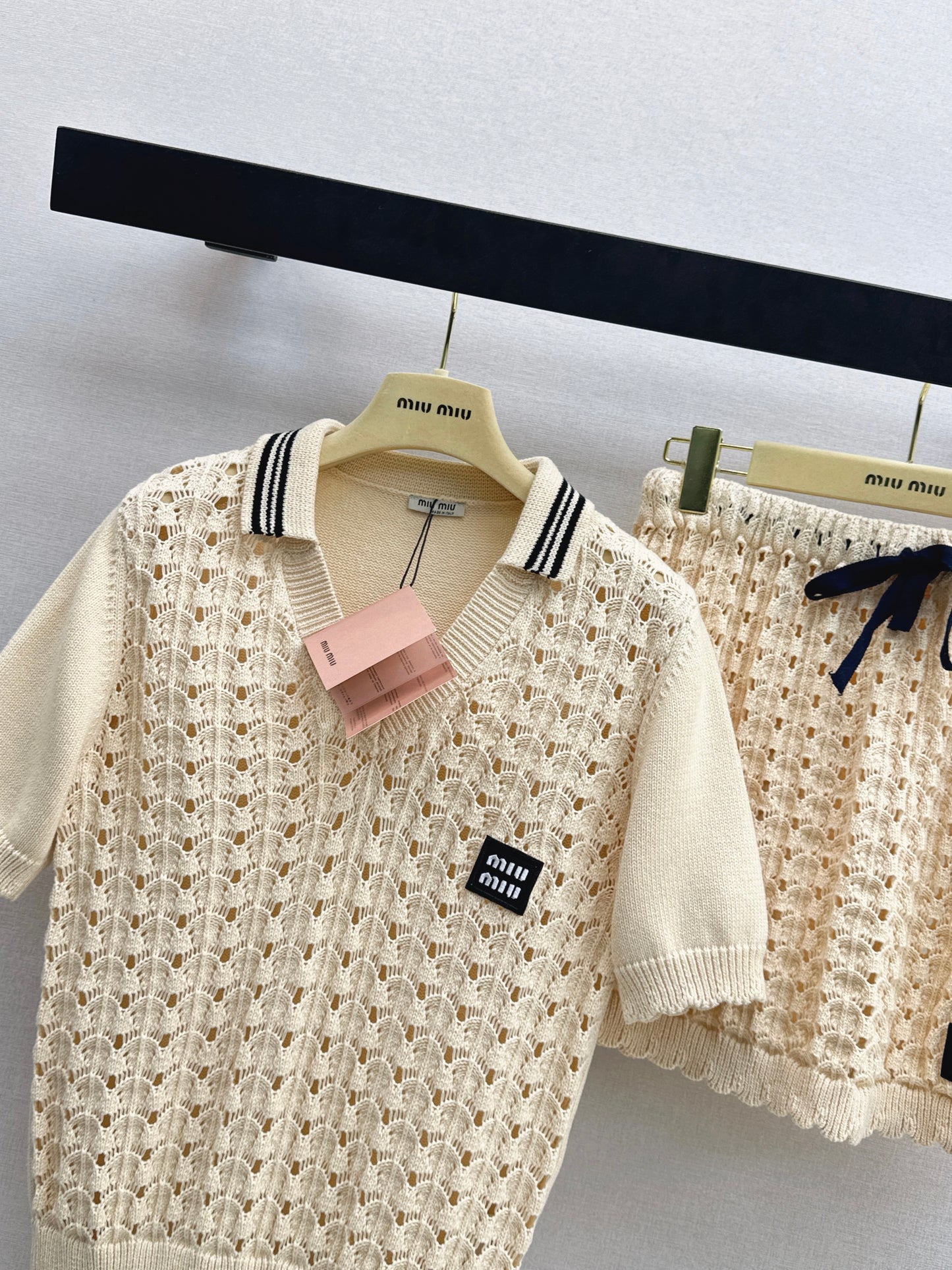 Traje de falda y manga corta antiedad 26SS