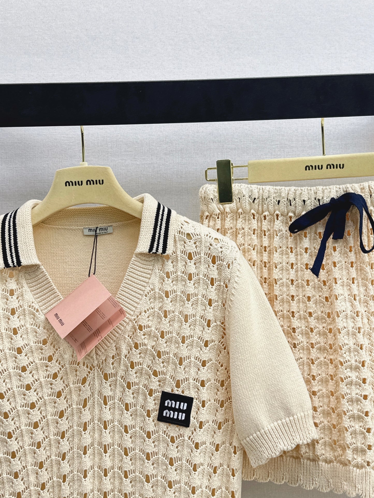 Traje de falda y manga corta antiedad 26SS