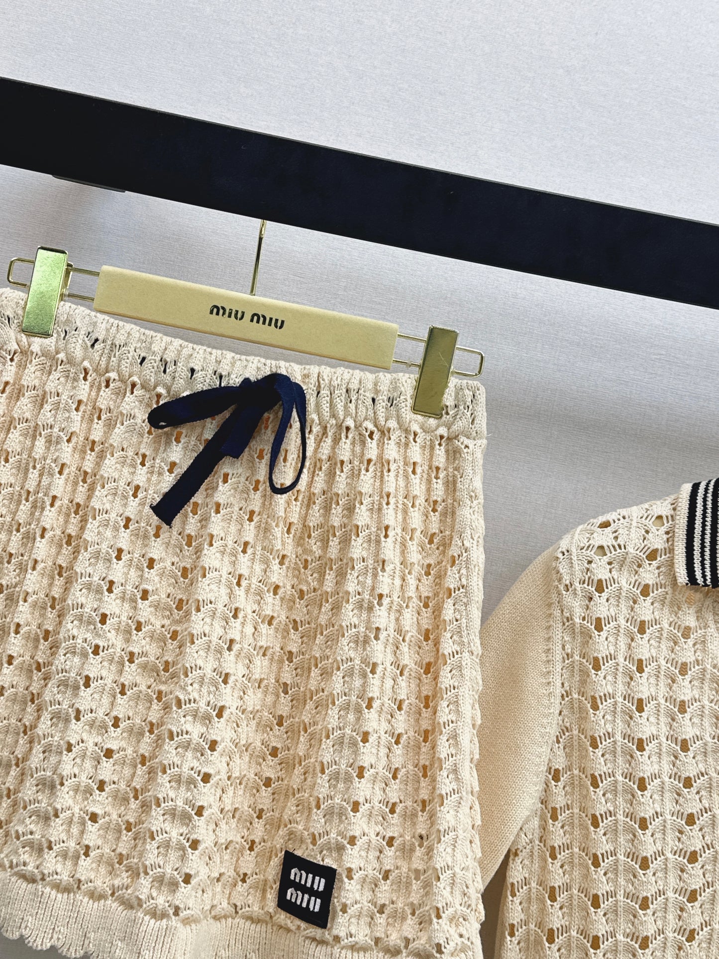Traje de falda y manga corta antiedad 26SS