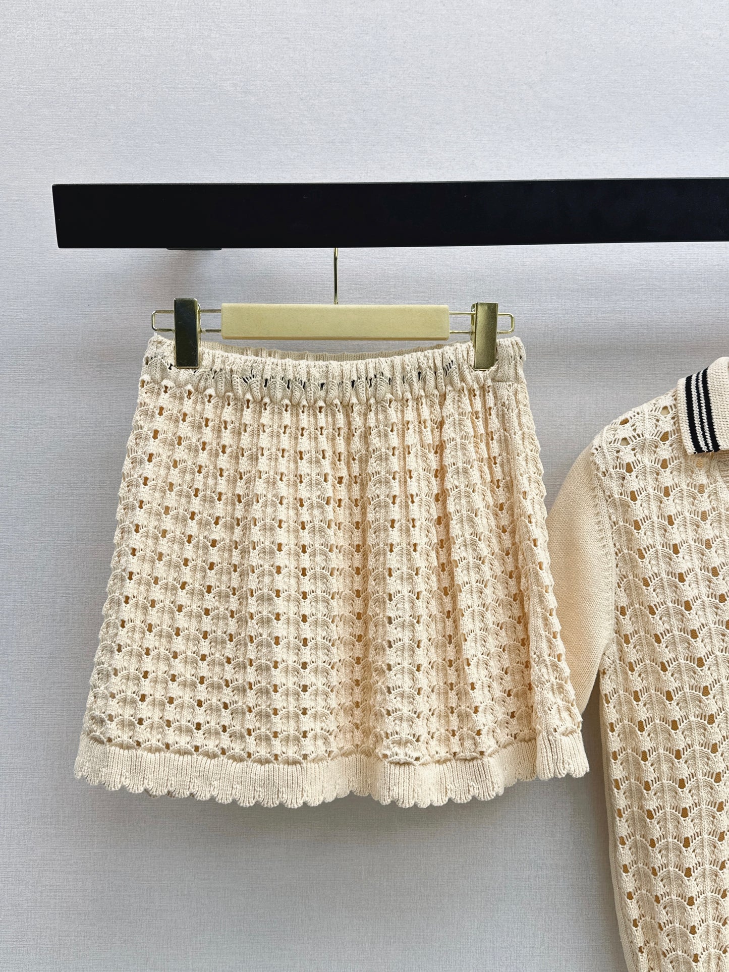 Traje de falda y manga corta antiedad 26SS