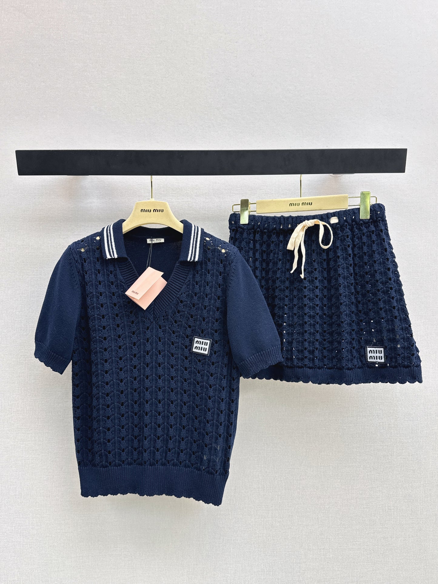 Traje de falda y manga corta antiedad 26SS