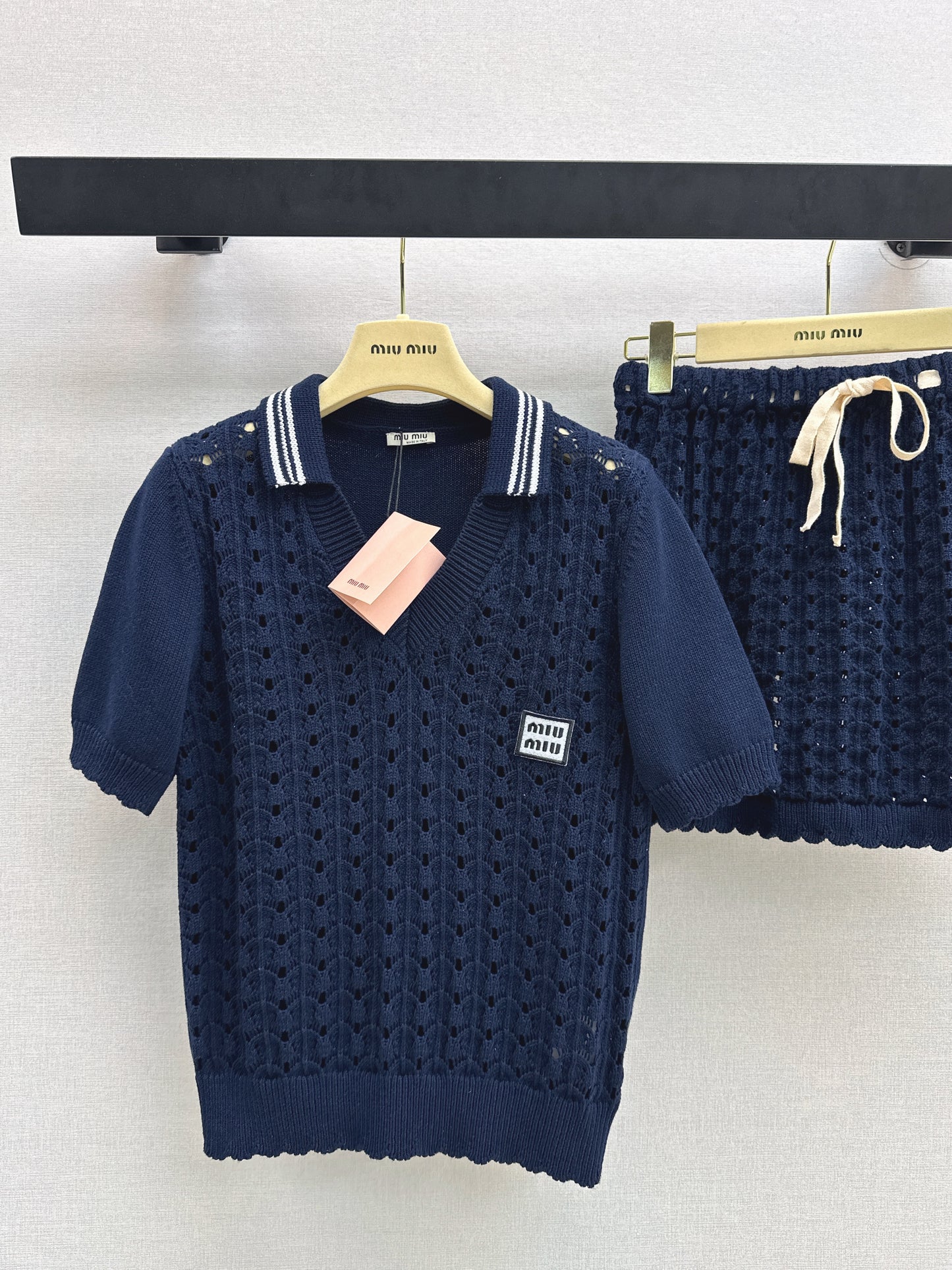 Traje de falda y manga corta antiedad 26SS
