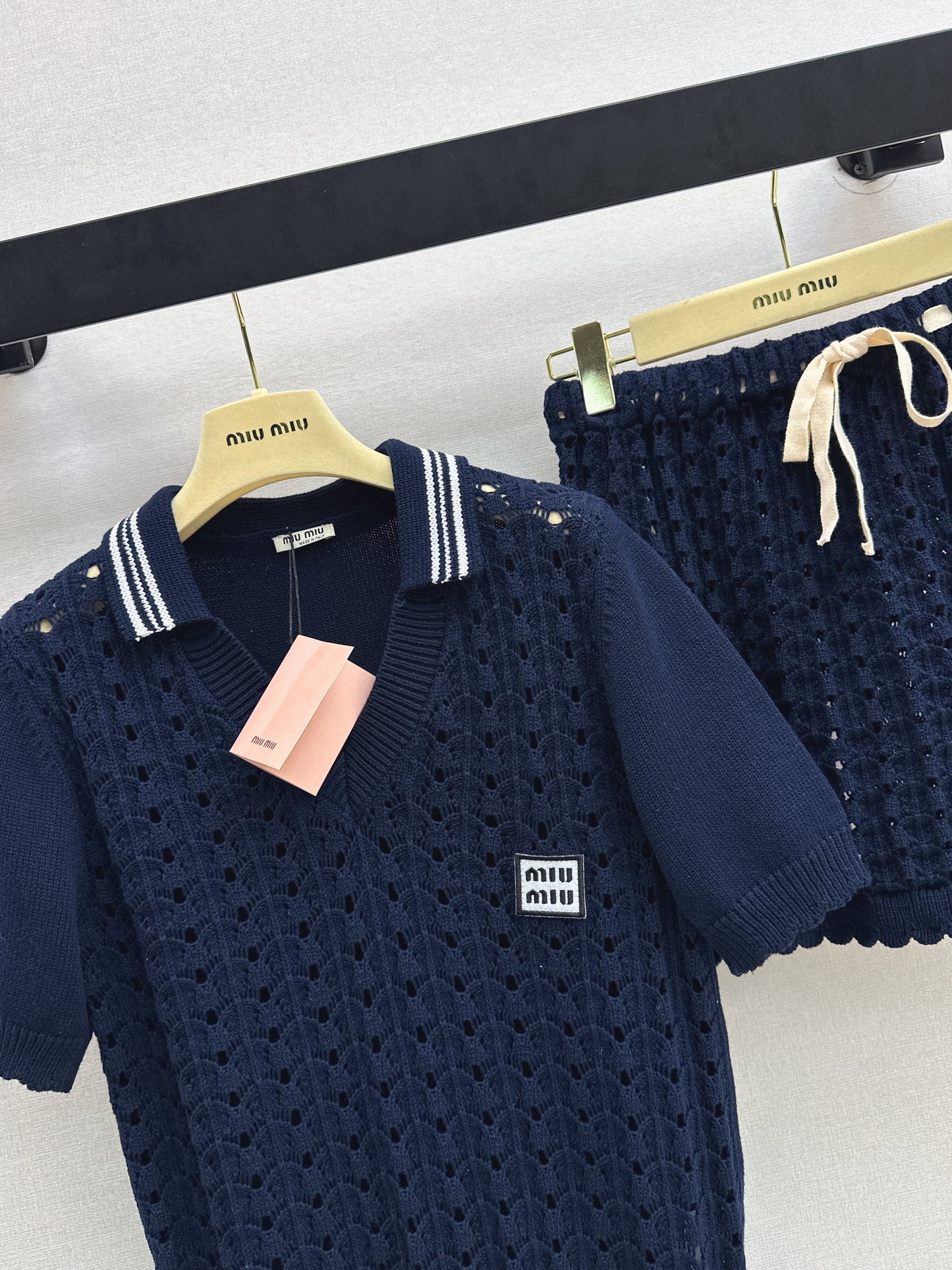 Traje de falda y manga corta antiedad 26SS