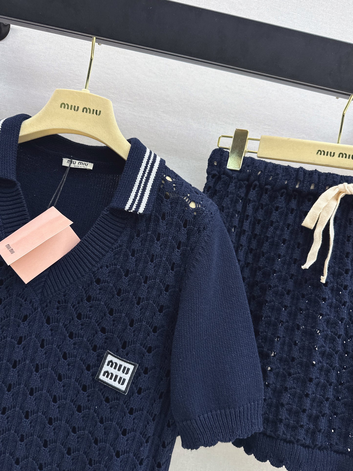 Traje de falda y manga corta antiedad 26SS