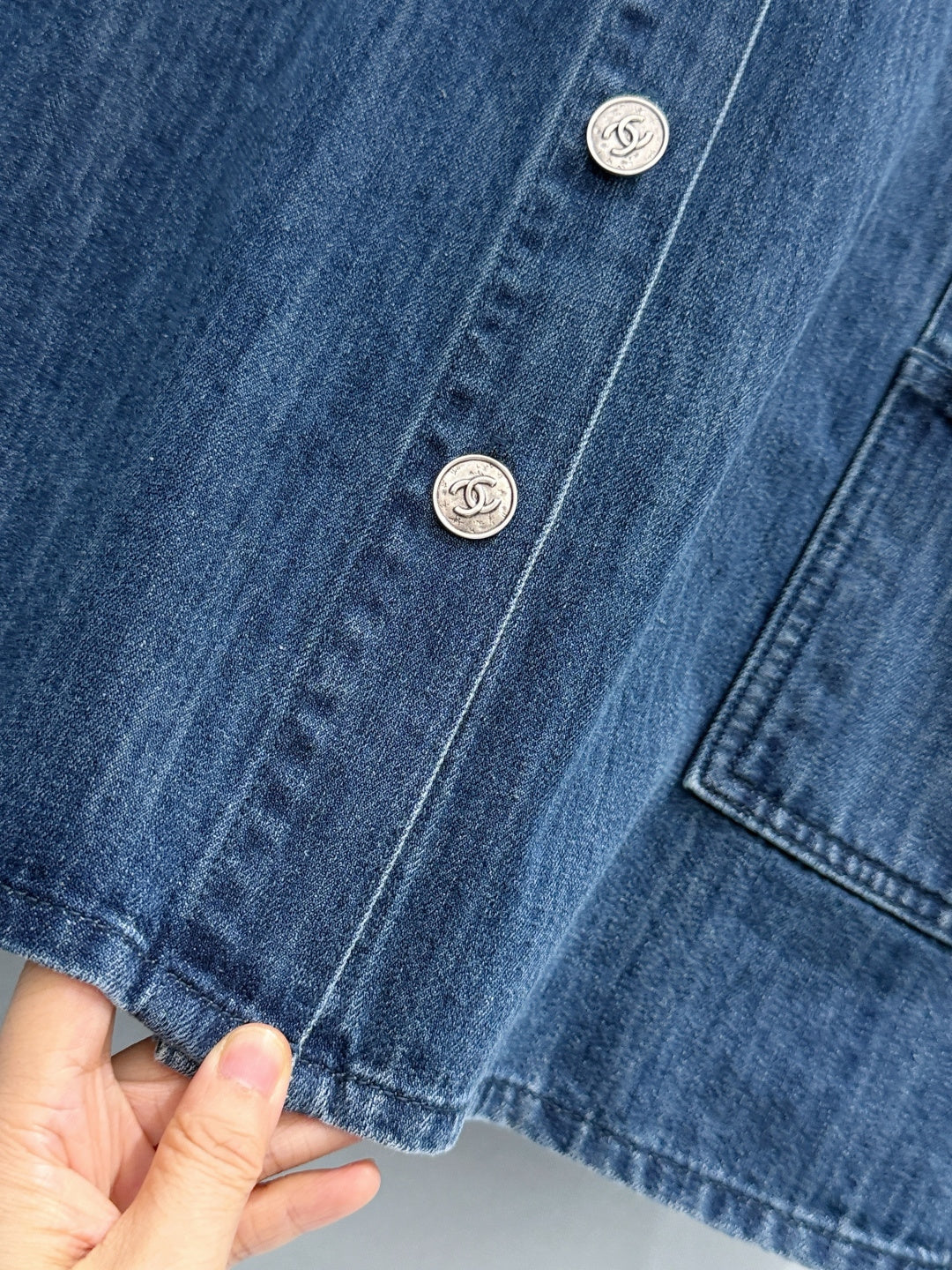🔥Höchste Qualität🔥26SS NEUE blaue Jeanshemdjacke mit Waschung
