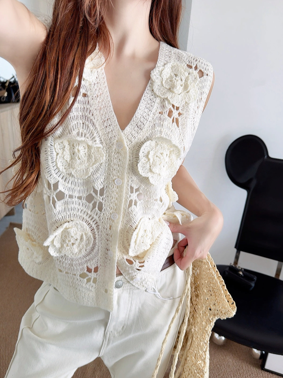 26SS NEW Three-dimensional hand-crocheted short knitted vest