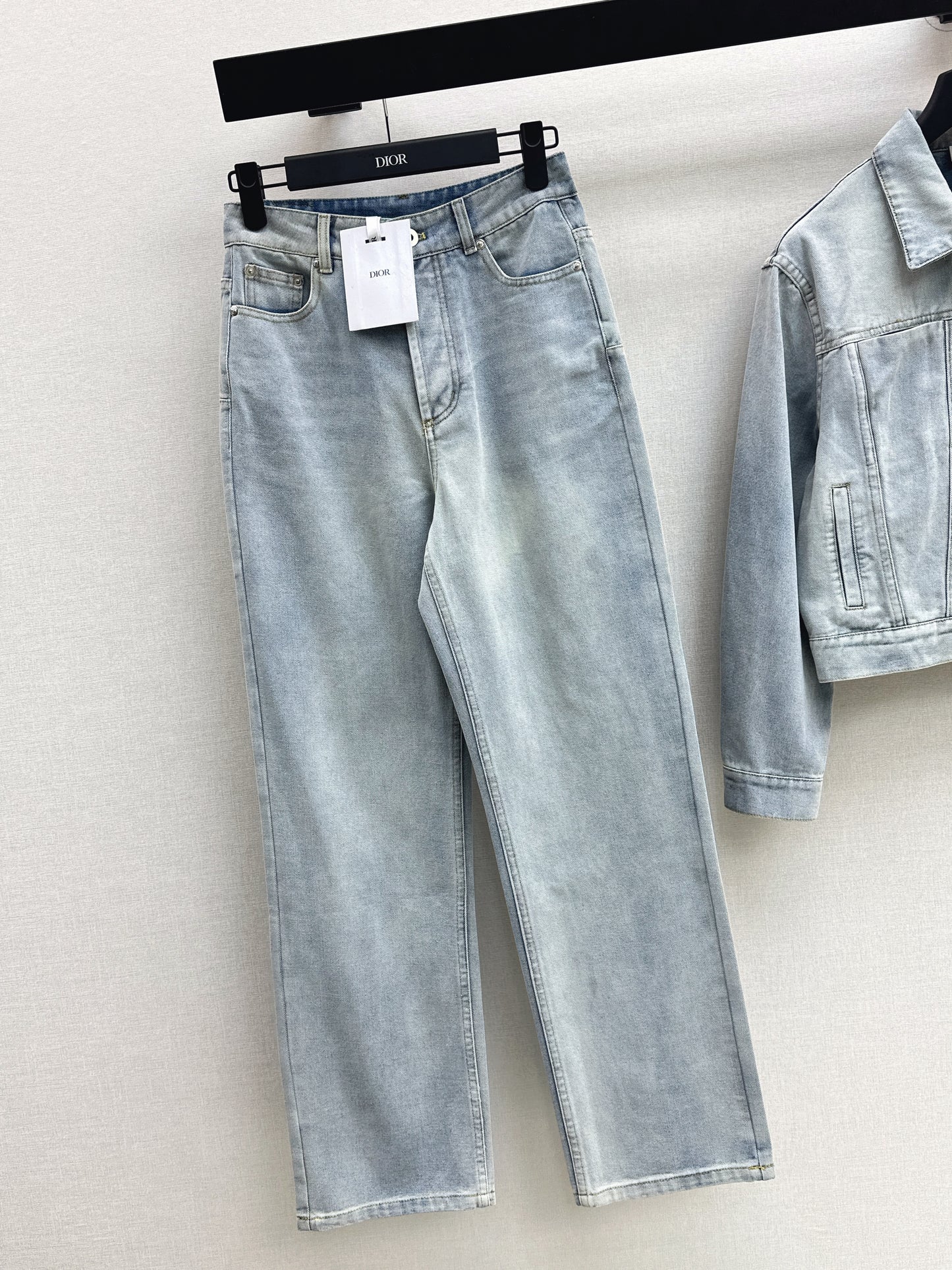 26SS NEUE Distressed-washed-Jeans in Tintenweiß