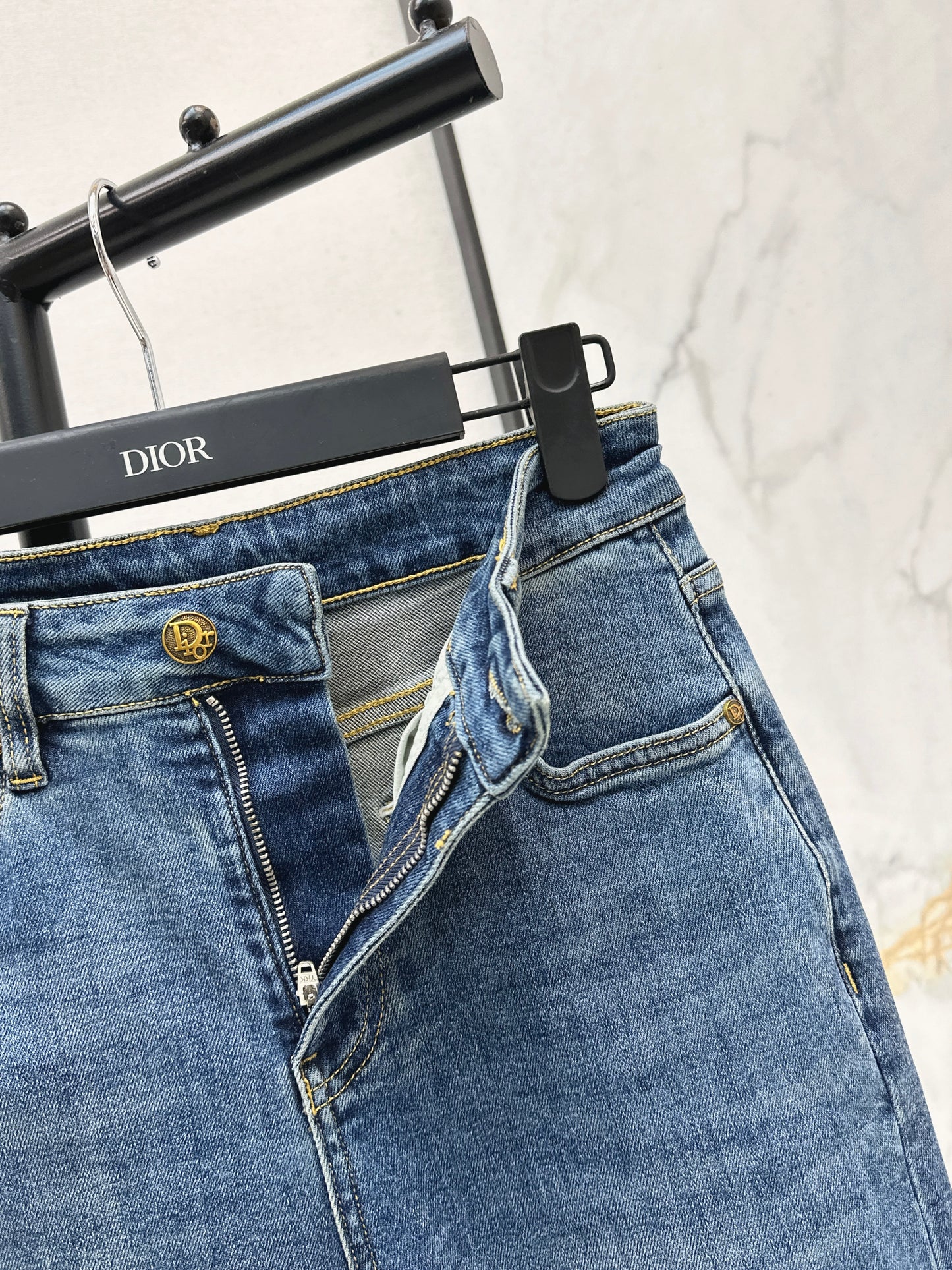26SS NEUE Straight Jeans