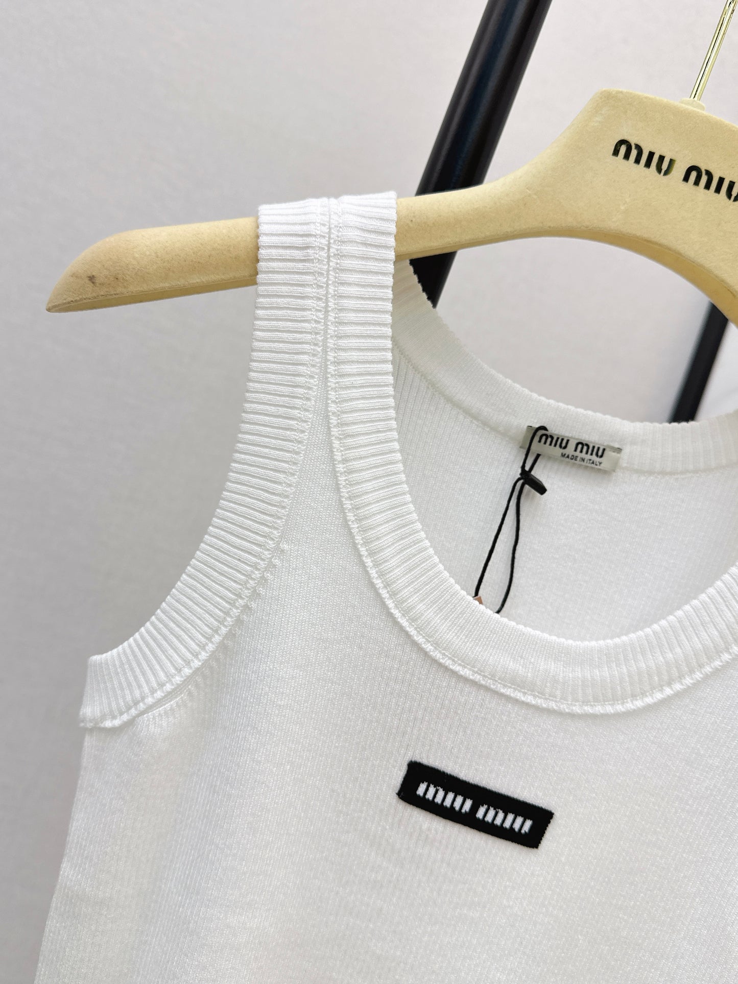 26SS NEW Logo-embellished sleeveless tank top