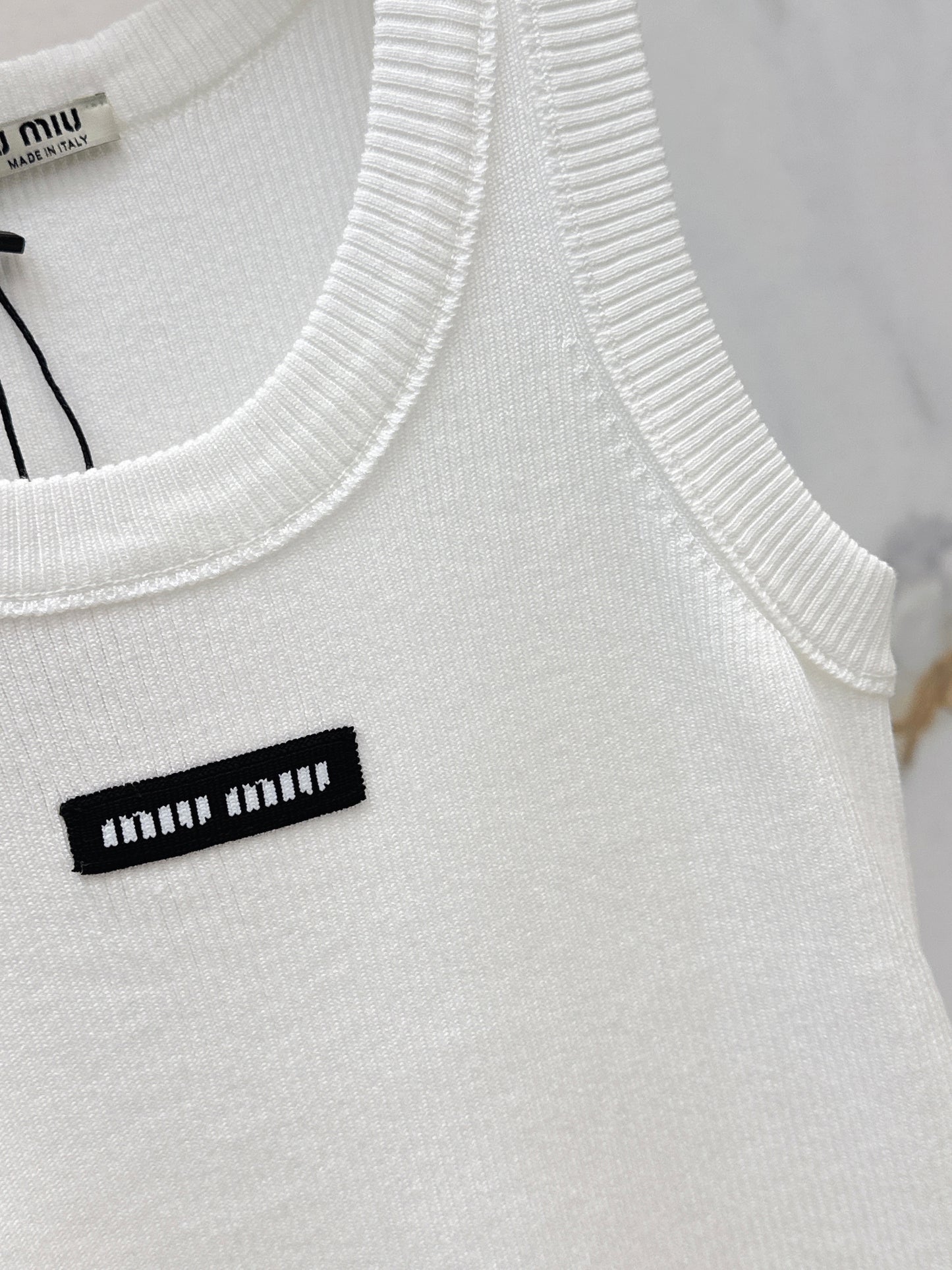 26SS NEW Logo-embellished sleeveless tank top