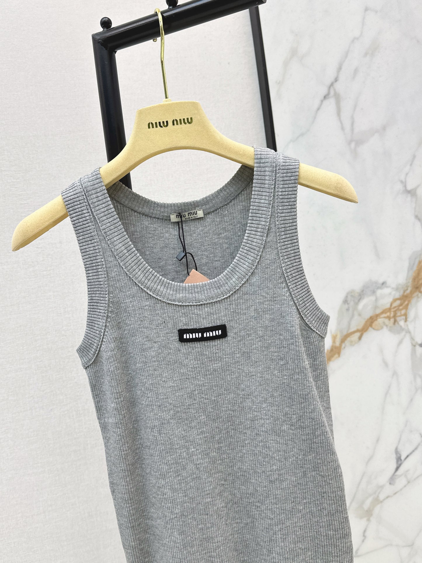26SS NEW Logo-embellished sleeveless tank top