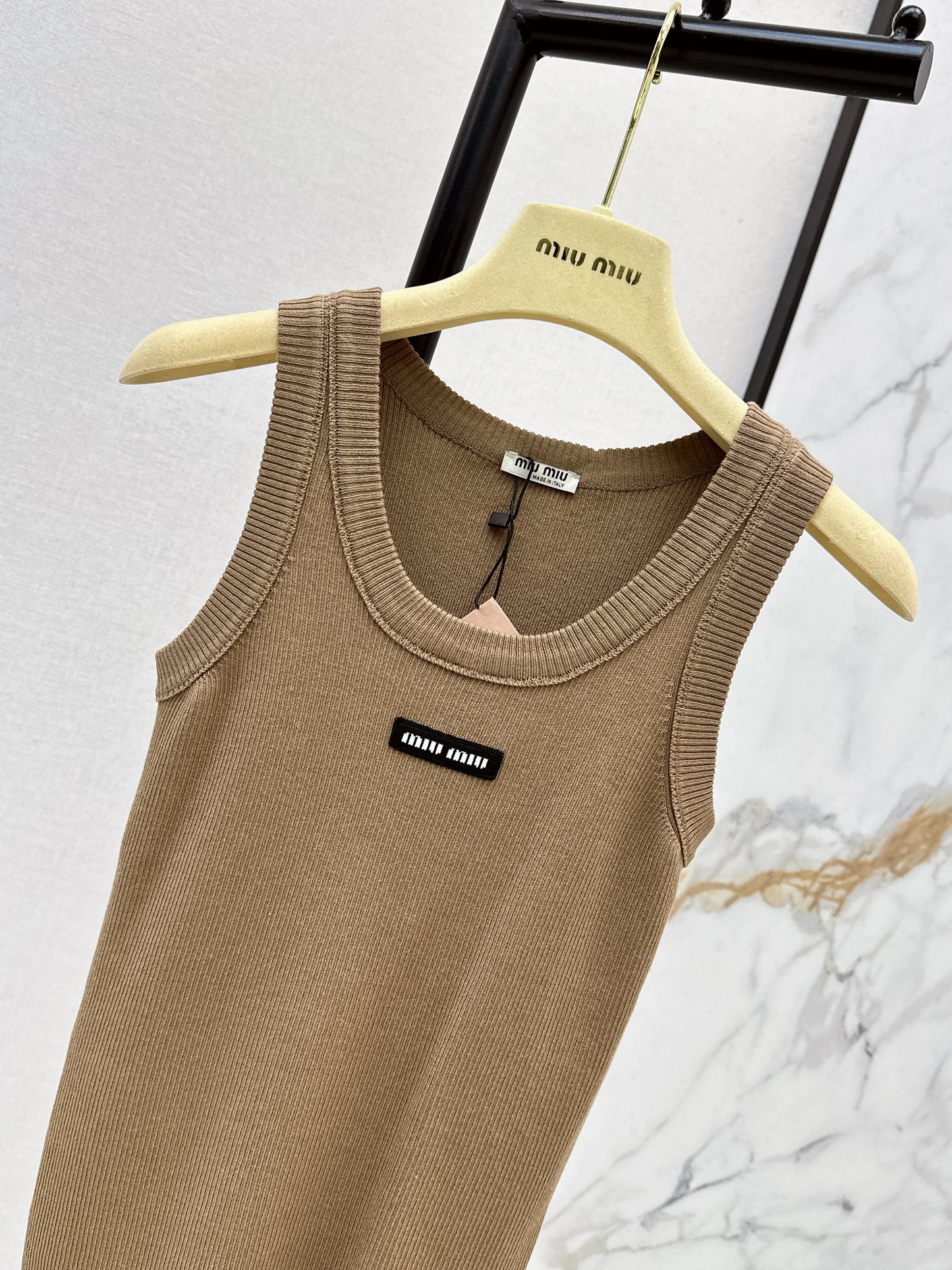 26SS NEW Logo-embellished sleeveless tank top