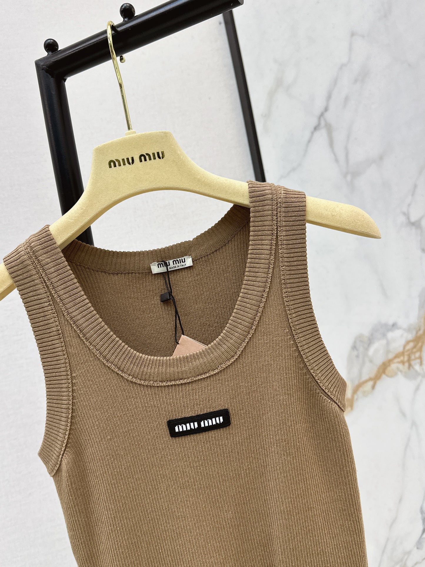 26SS NEW Logo-embellished sleeveless tank top