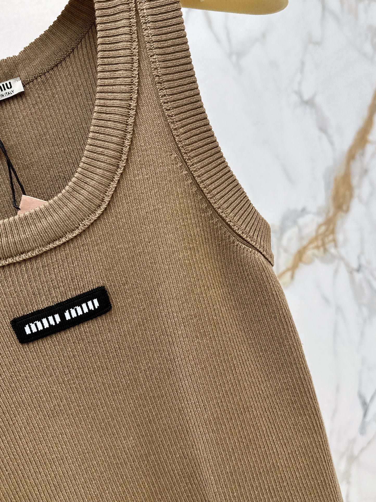 26SS NEW Logo-embellished sleeveless tank top