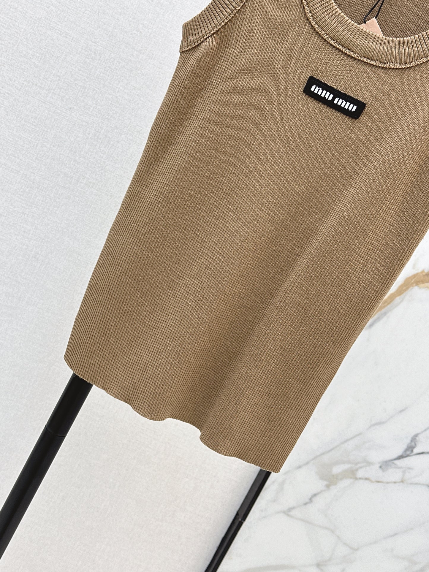 26SS NEW Logo-embellished sleeveless tank top