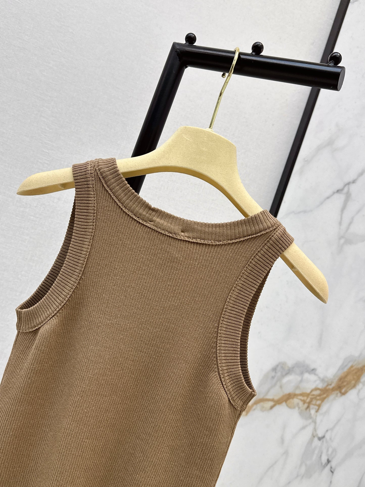 26SS NEW Logo-embellished sleeveless tank top