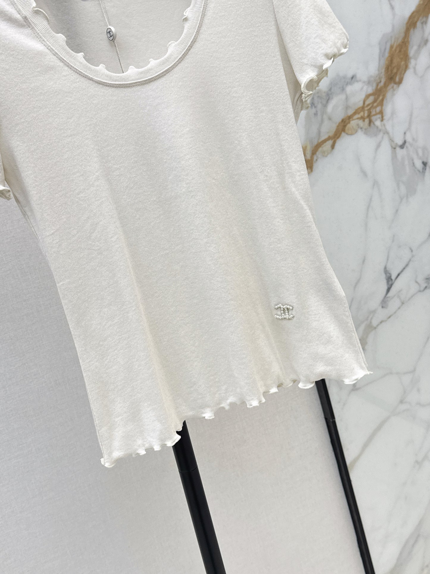 26SS NEW Classic logo beaded wavy edge U-neck T-shirt