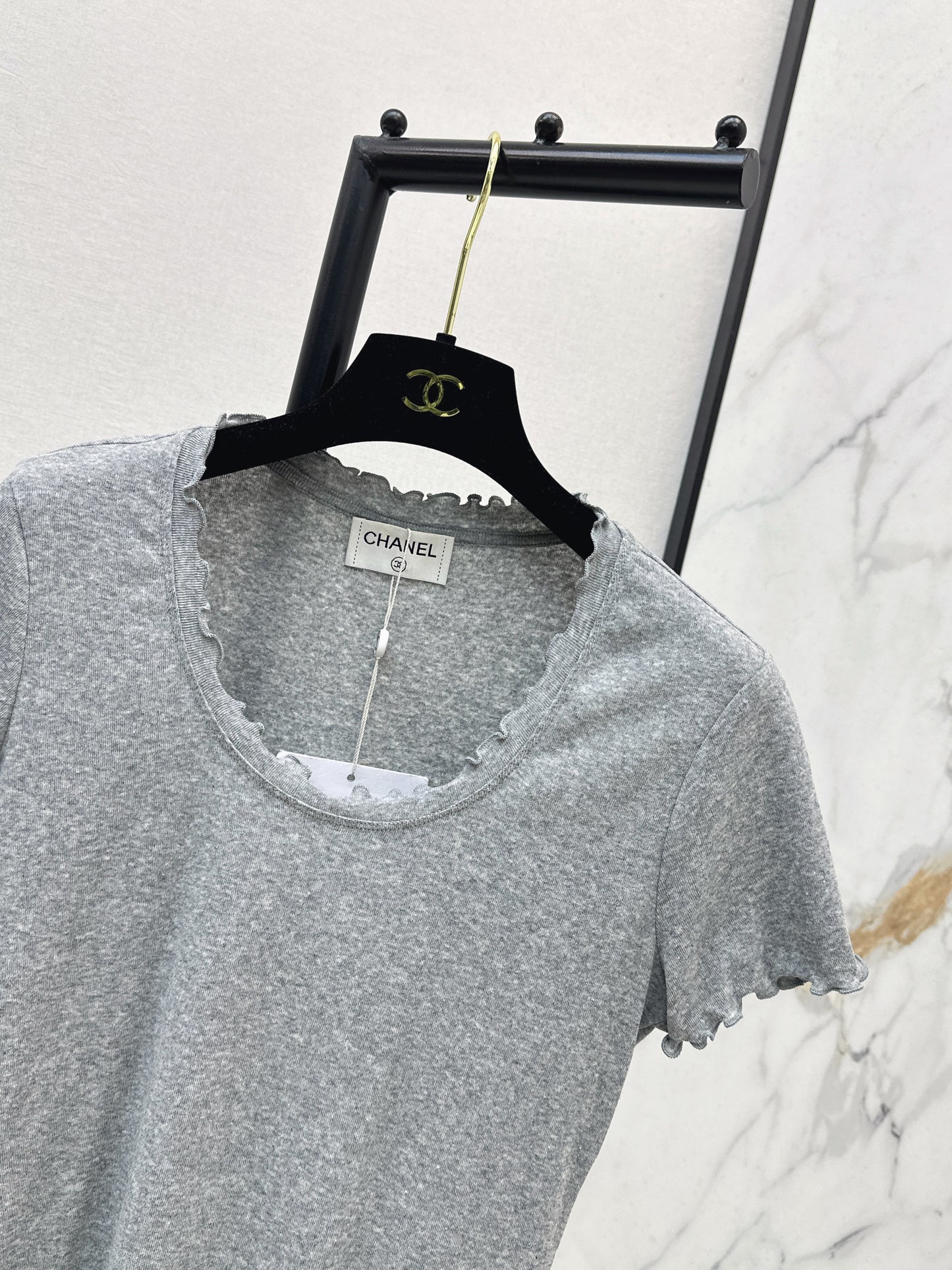 26SS NEW Classic logo beaded wavy edge U-neck T-shirt
