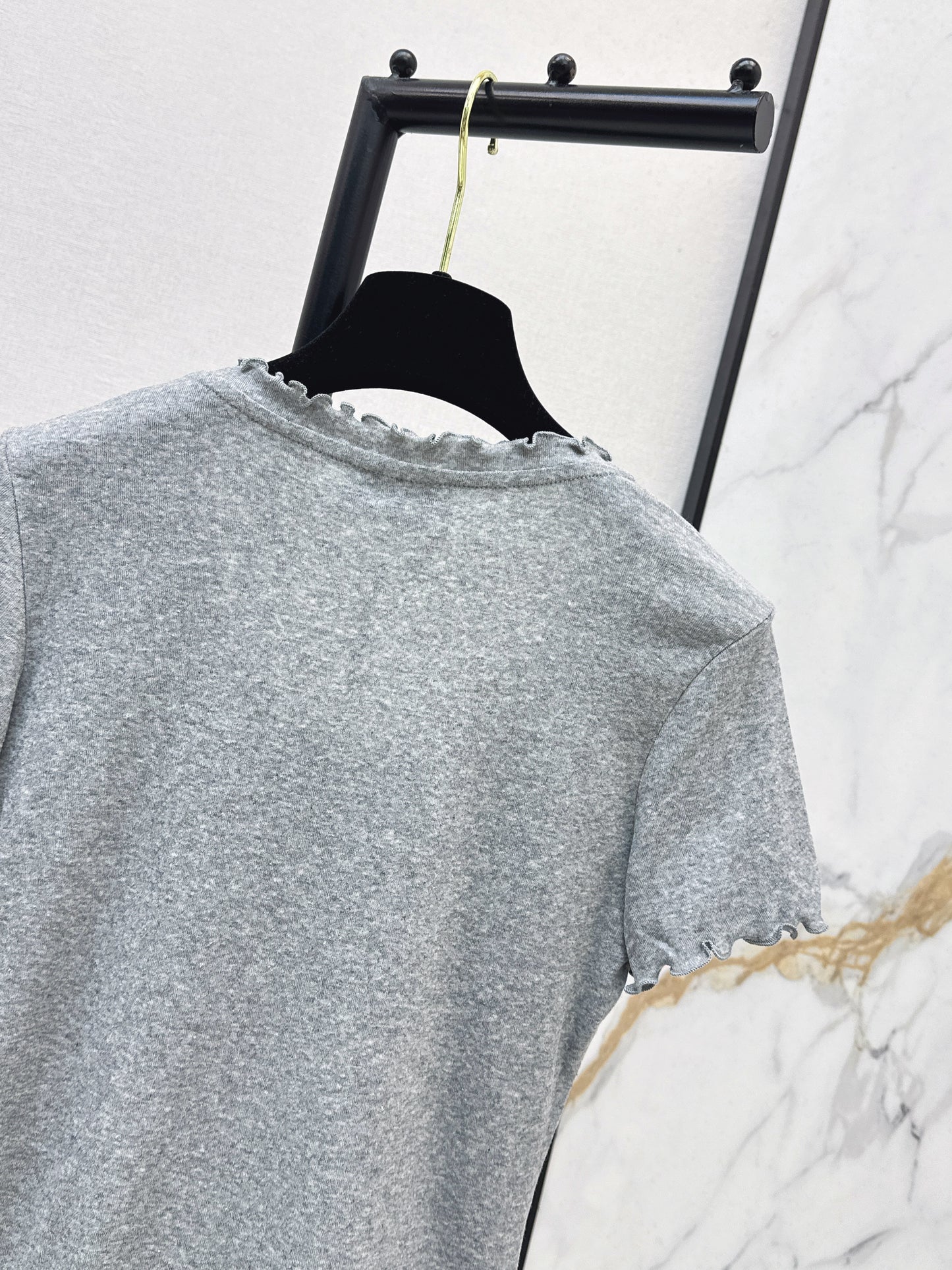 26SS NEW Classic logo beaded wavy edge U-neck T-shirt