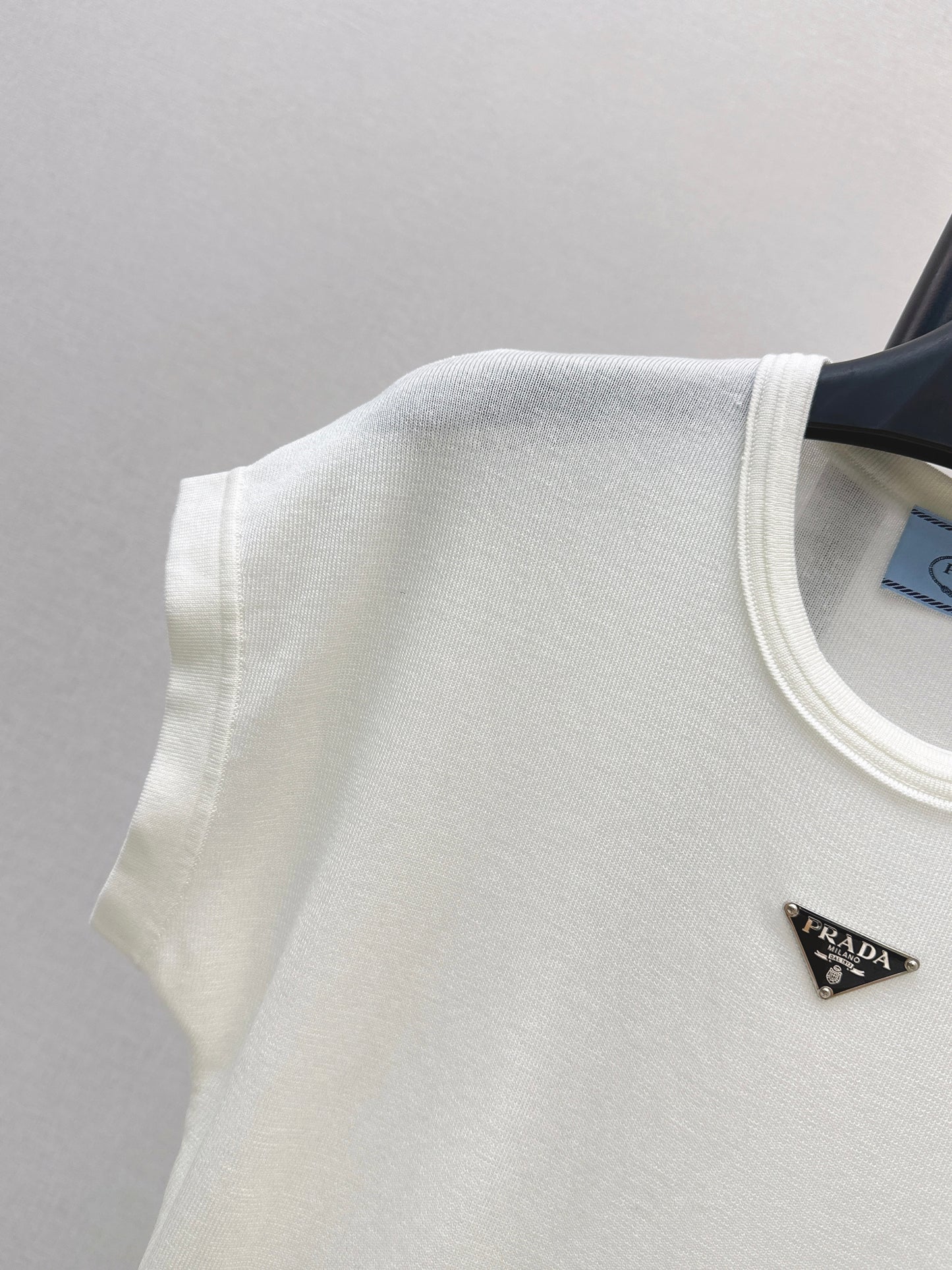 26SS NEW triangle logo slim fit T-shirt