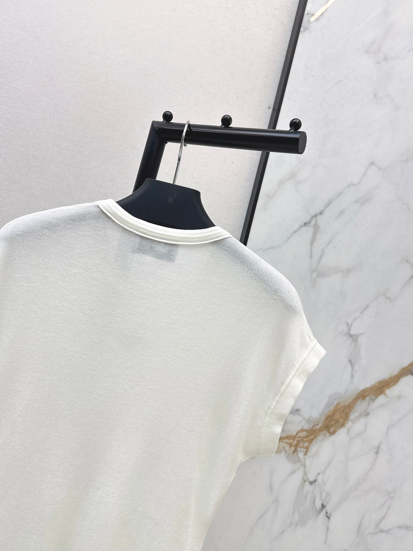 26SS NEW triangle logo slim fit T-shirt