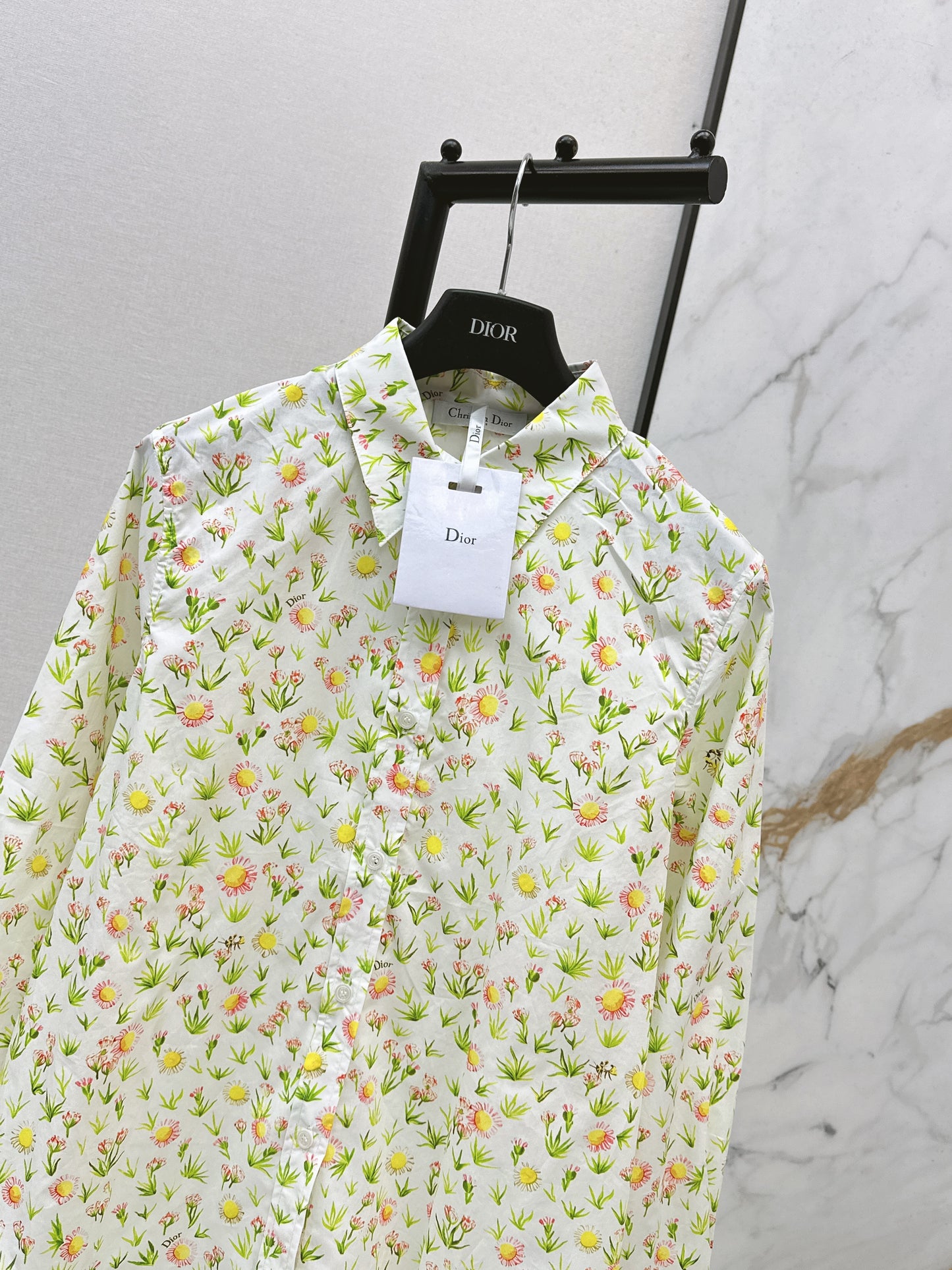 26SS NEUES grafisches Print-Shirt