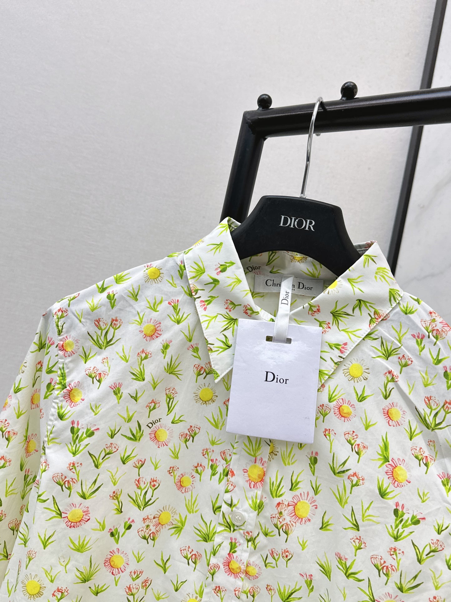 26SS NEUES grafisches Print-Shirt