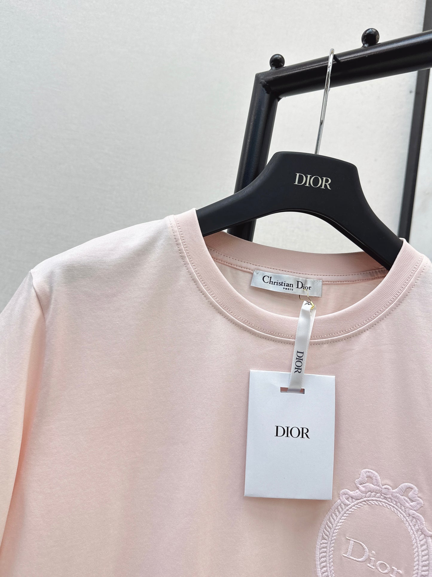 🔥HOT🔥 26SS NEW minimalist T-shirt with logo embroidery decoration
