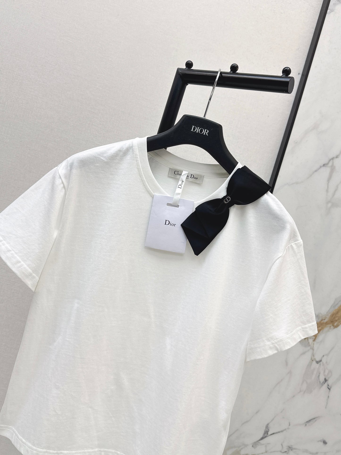 🔥HEISS🔥 26SS NEUES dreidimensionales Schleifen-verziertes Kurzarm-T-Shirt