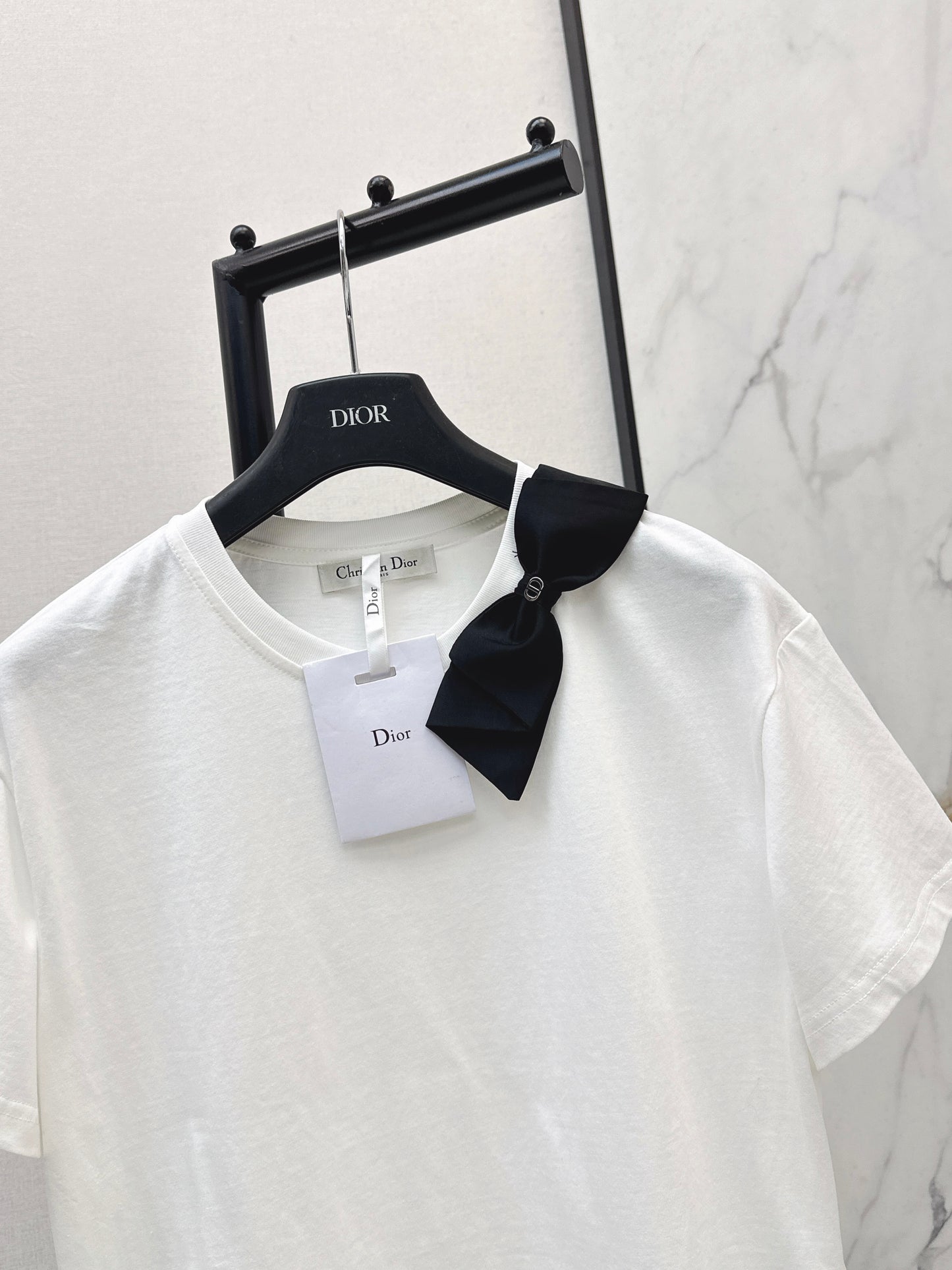 🔥HEISS🔥 26SS NEUES dreidimensionales Schleifen-verziertes Kurzarm-T-Shirt