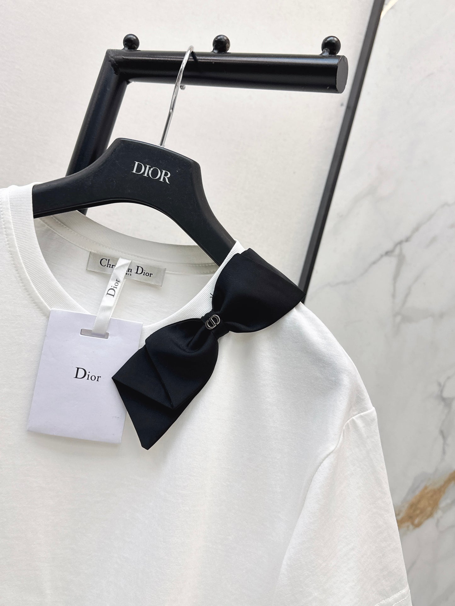 🔥HEISS🔥 26SS NEUES dreidimensionales Schleifen-verziertes Kurzarm-T-Shirt