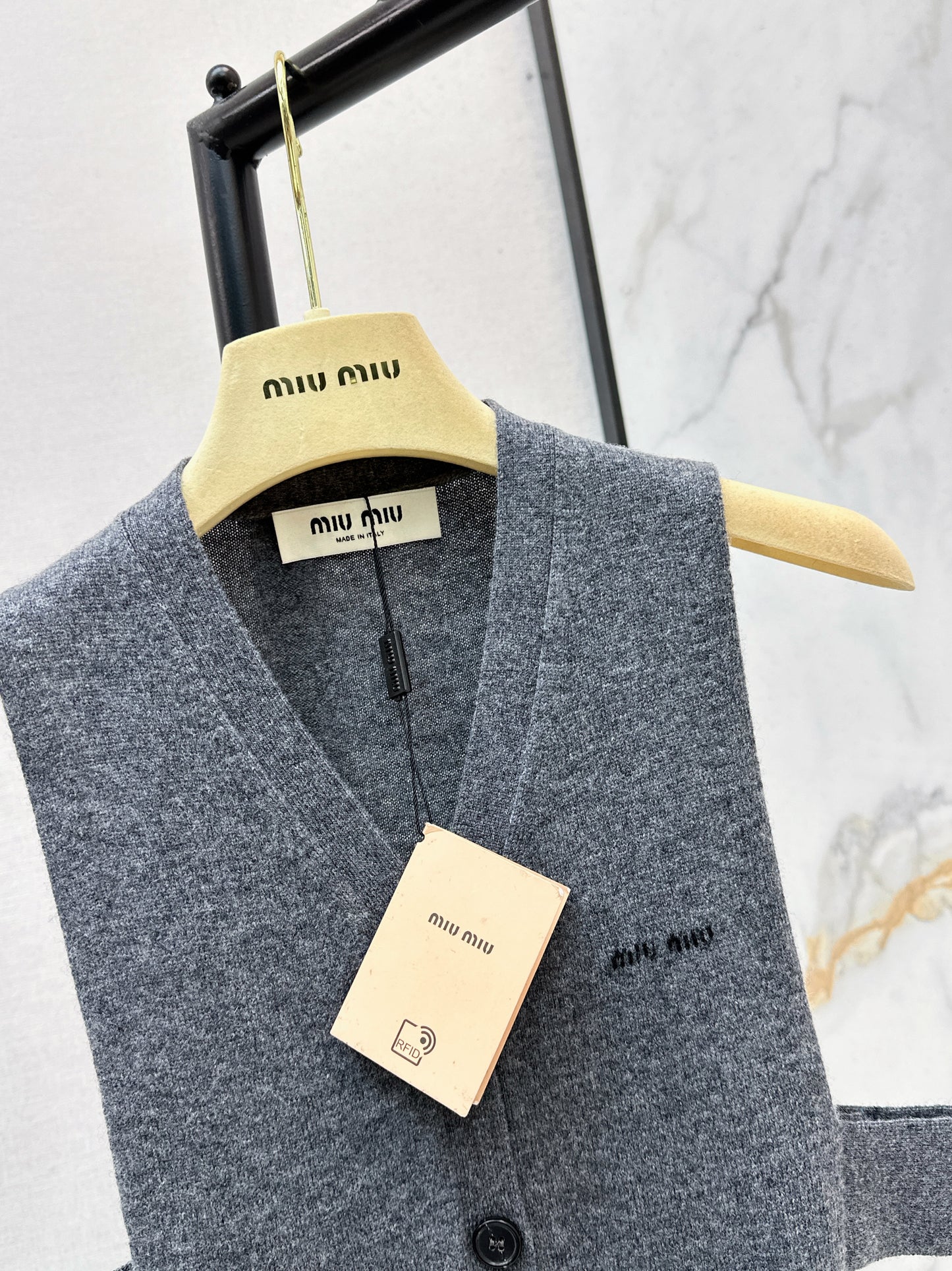 26SS NEW The must-have cashmere vest with concave shape