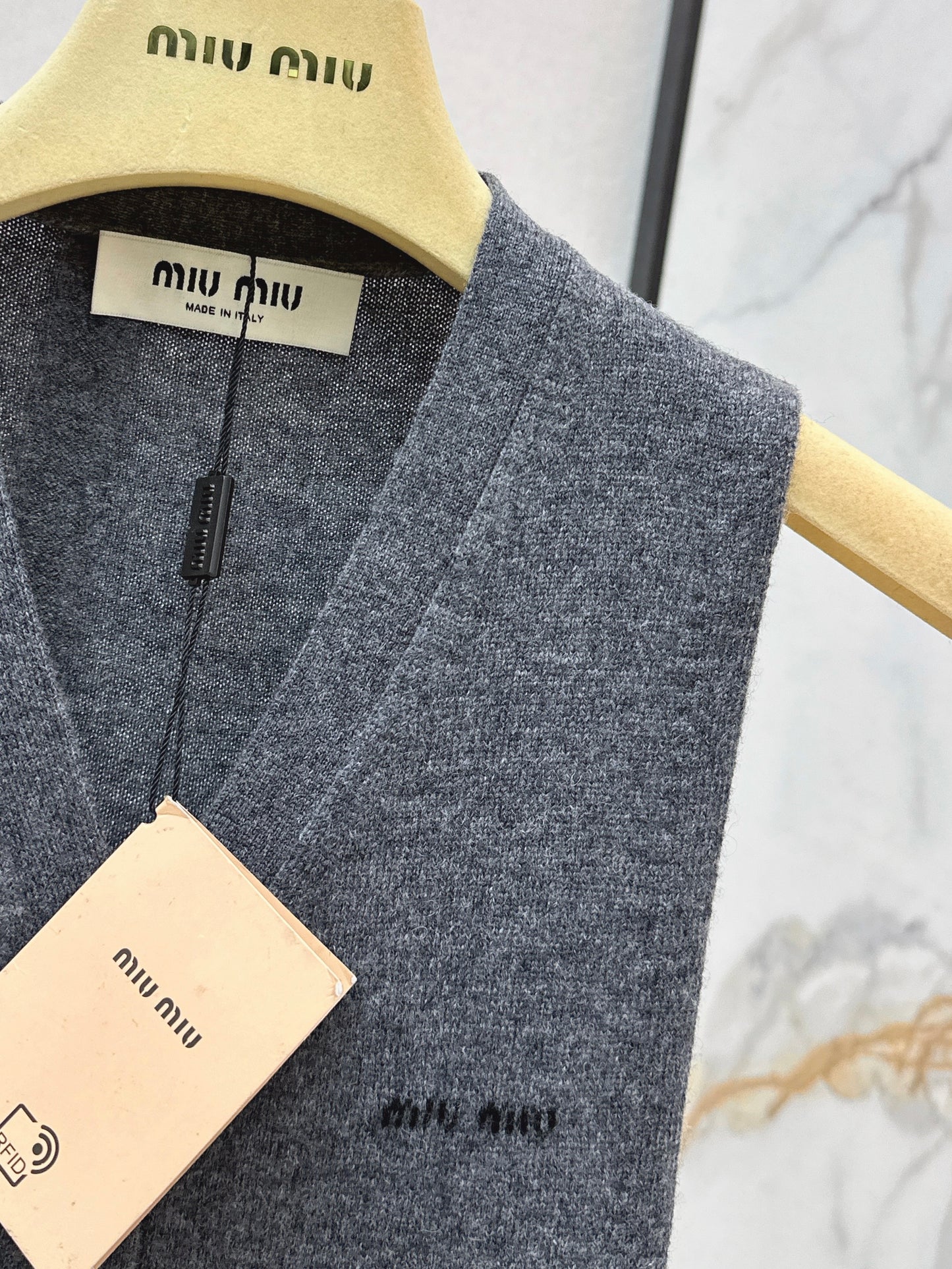 26SS NEW The must-have cashmere vest with concave shape