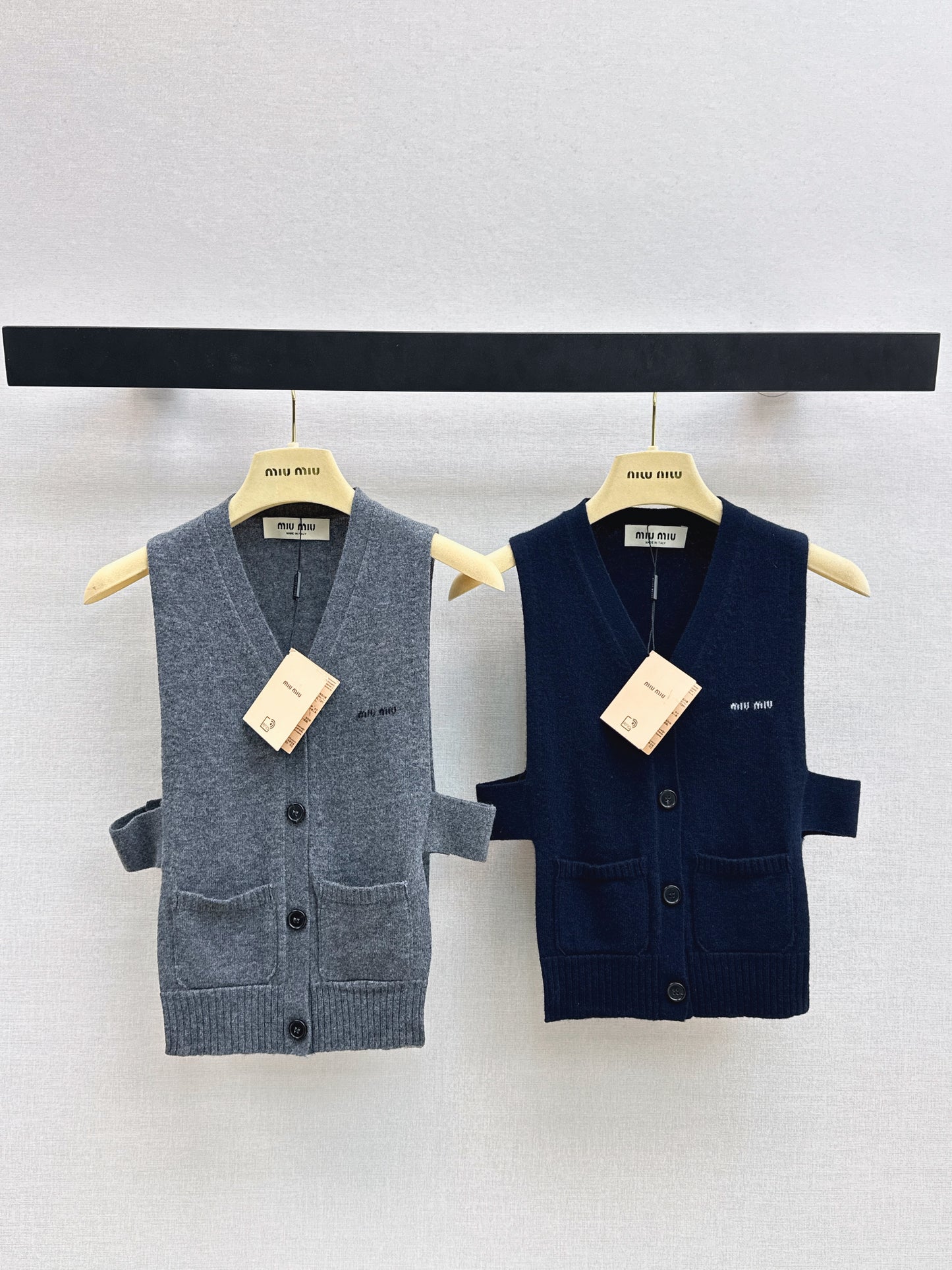 26SS NEW The must-have cashmere vest with concave shape