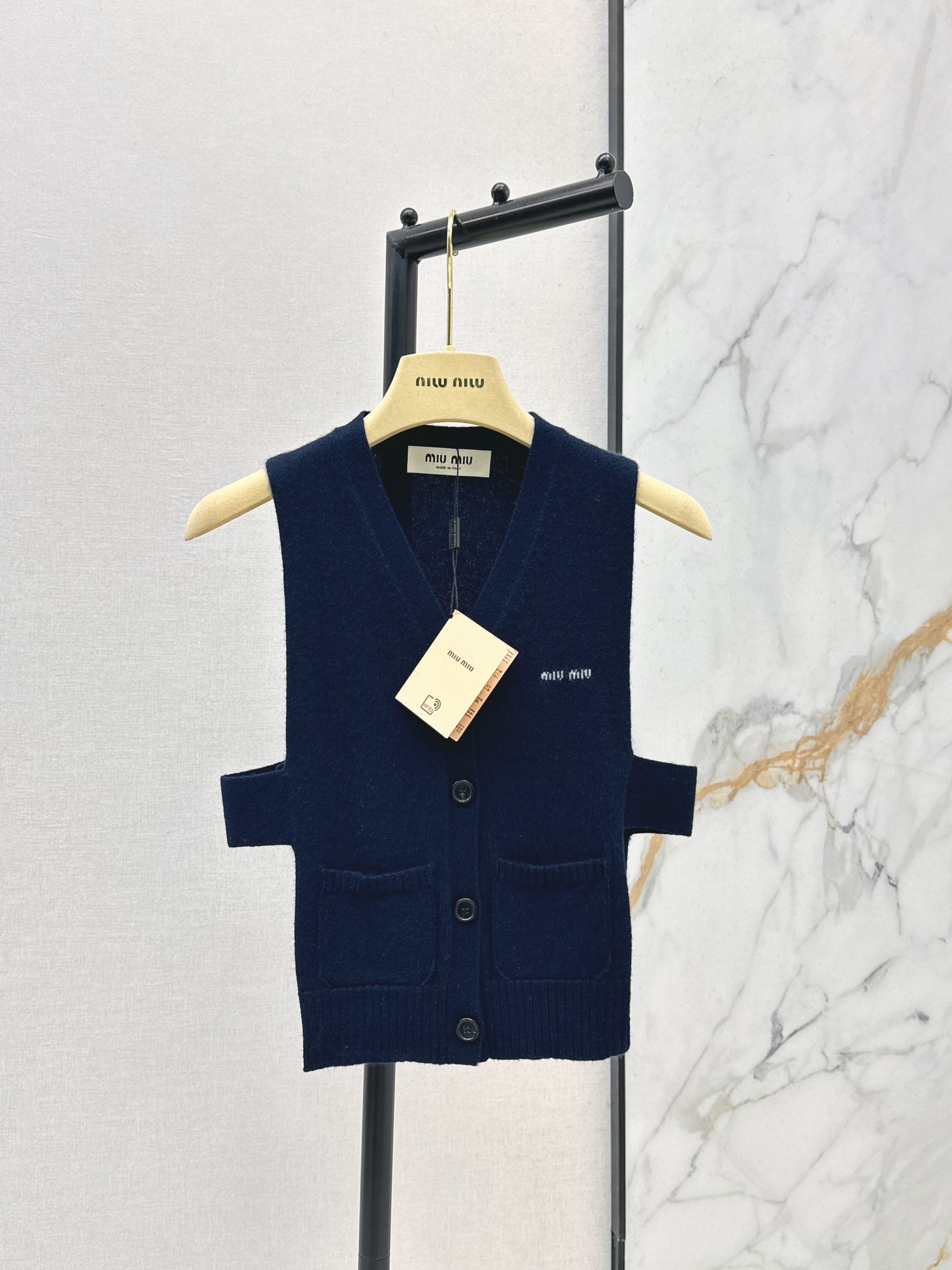 26SS NEW The must-have cashmere vest with concave shape