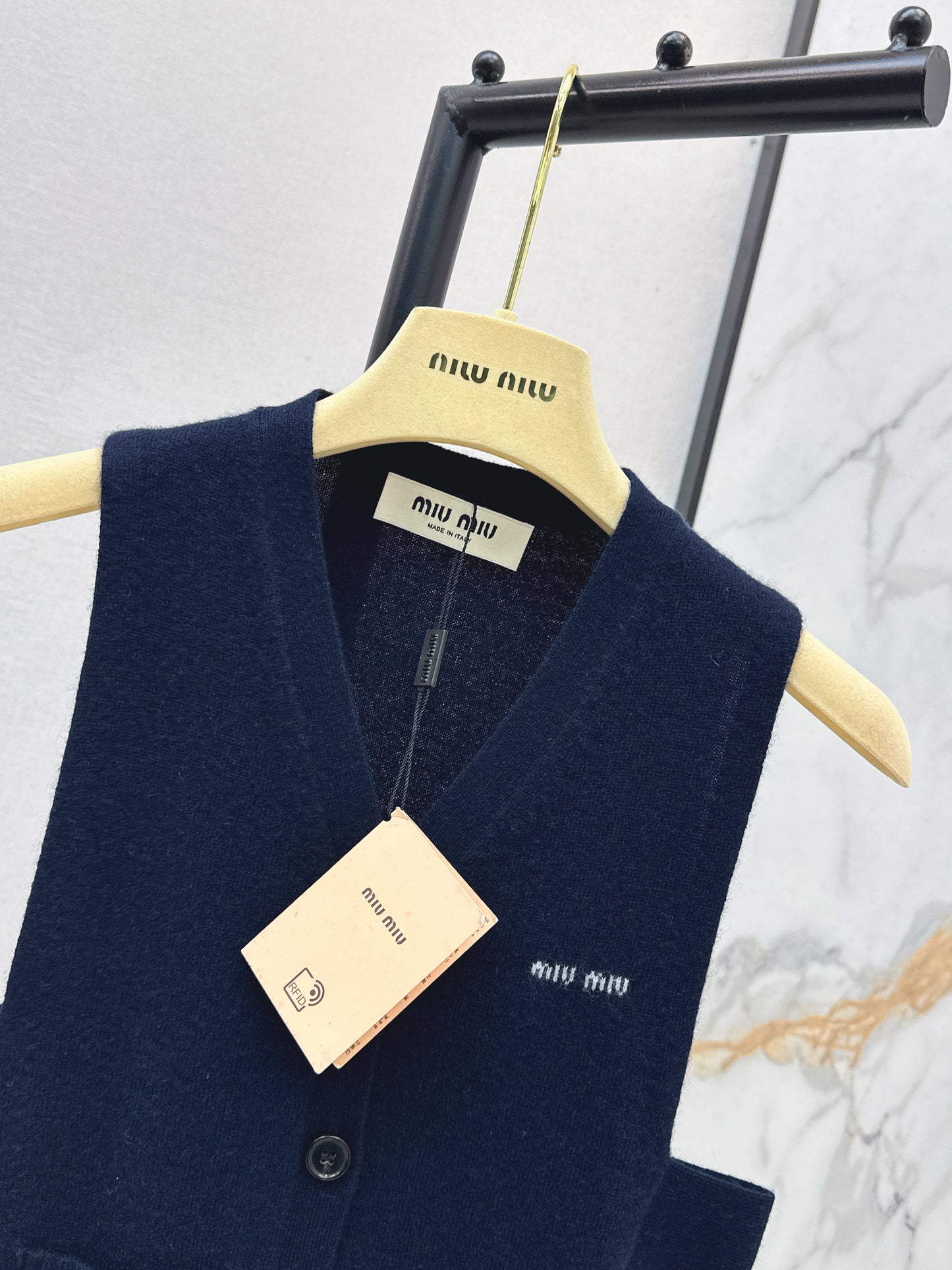 26SS NEW The must-have cashmere vest with concave shape