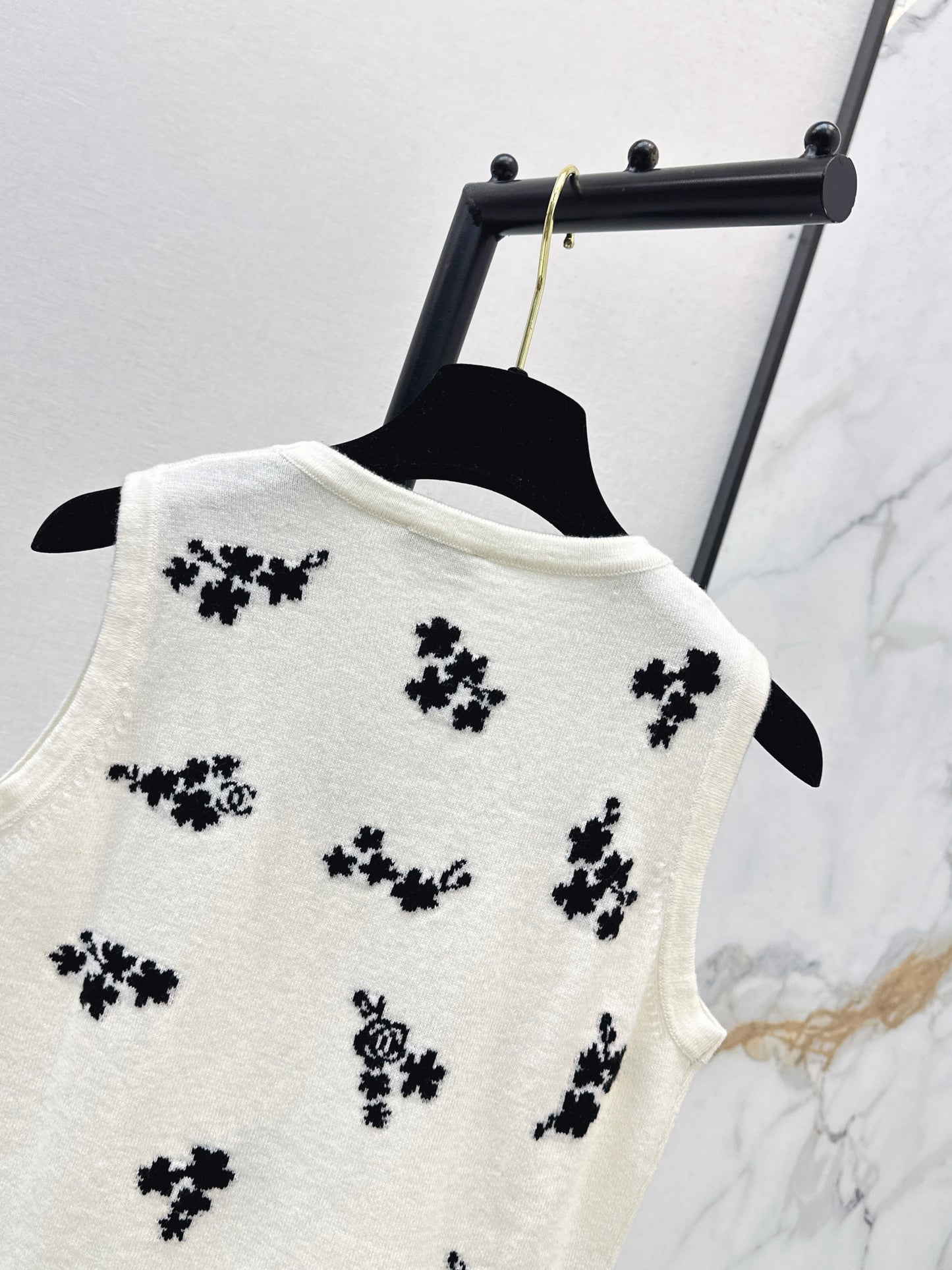 26SS NEW Embroidered knitted vest