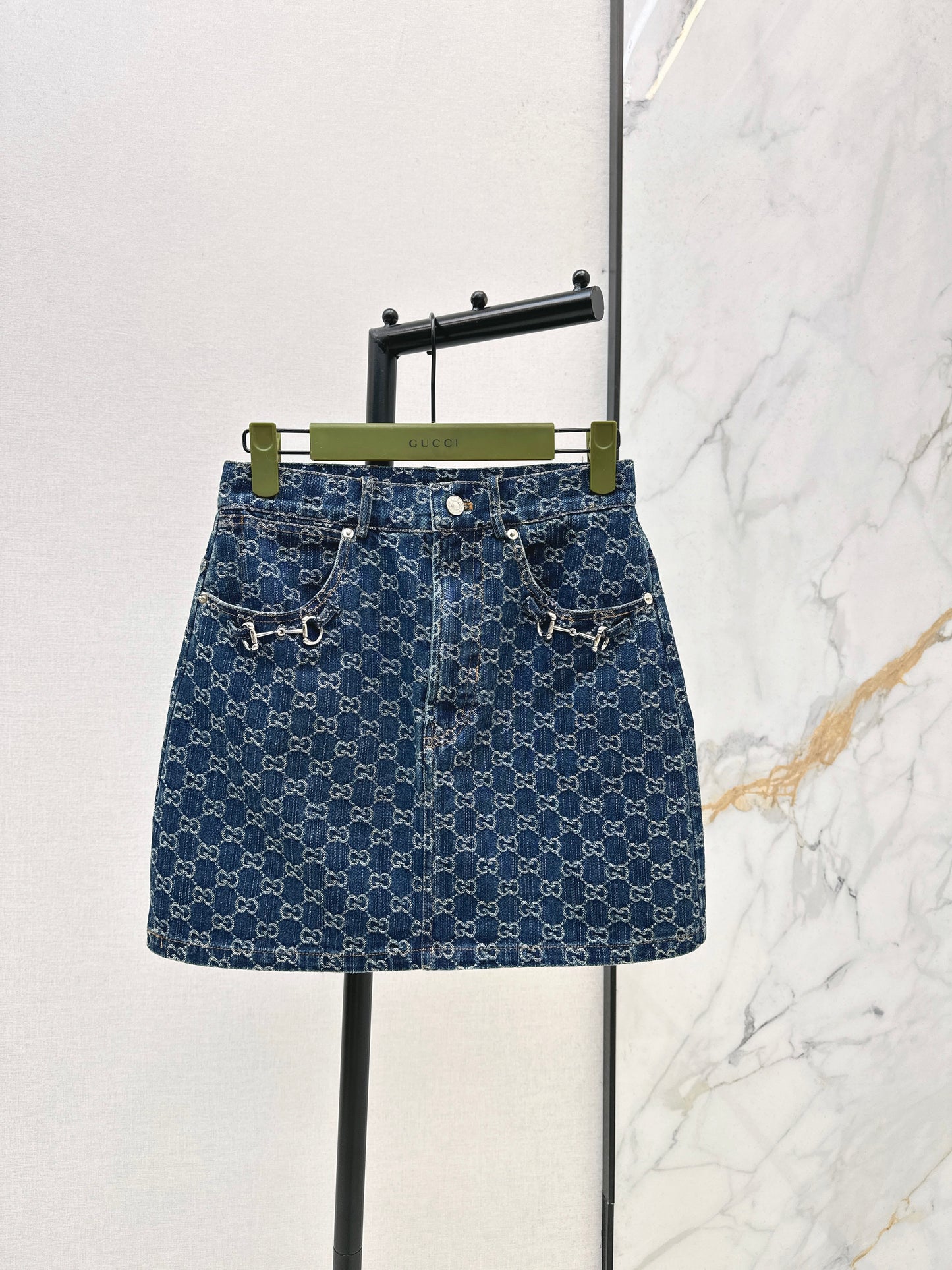 26SS NEW logo jacquard horseshoe buckle denim skirt