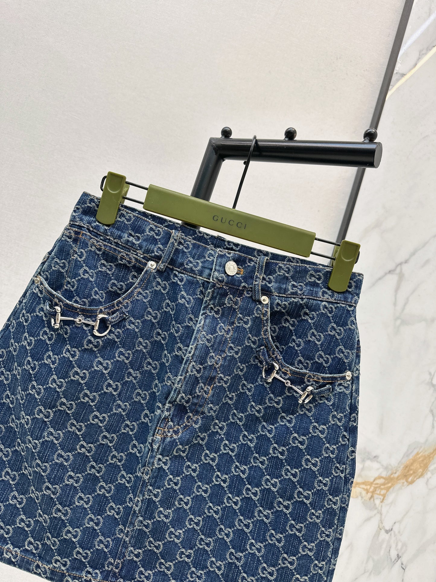 26SS NEW logo jacquard horseshoe buckle denim skirt