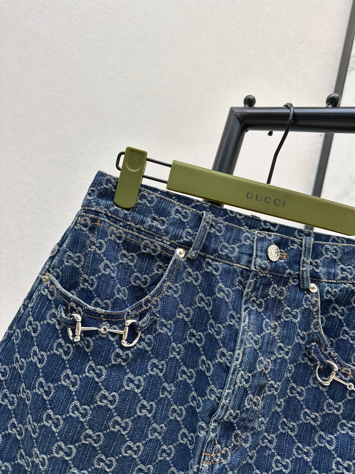26SS NEW logo jacquard horseshoe buckle denim skirt
