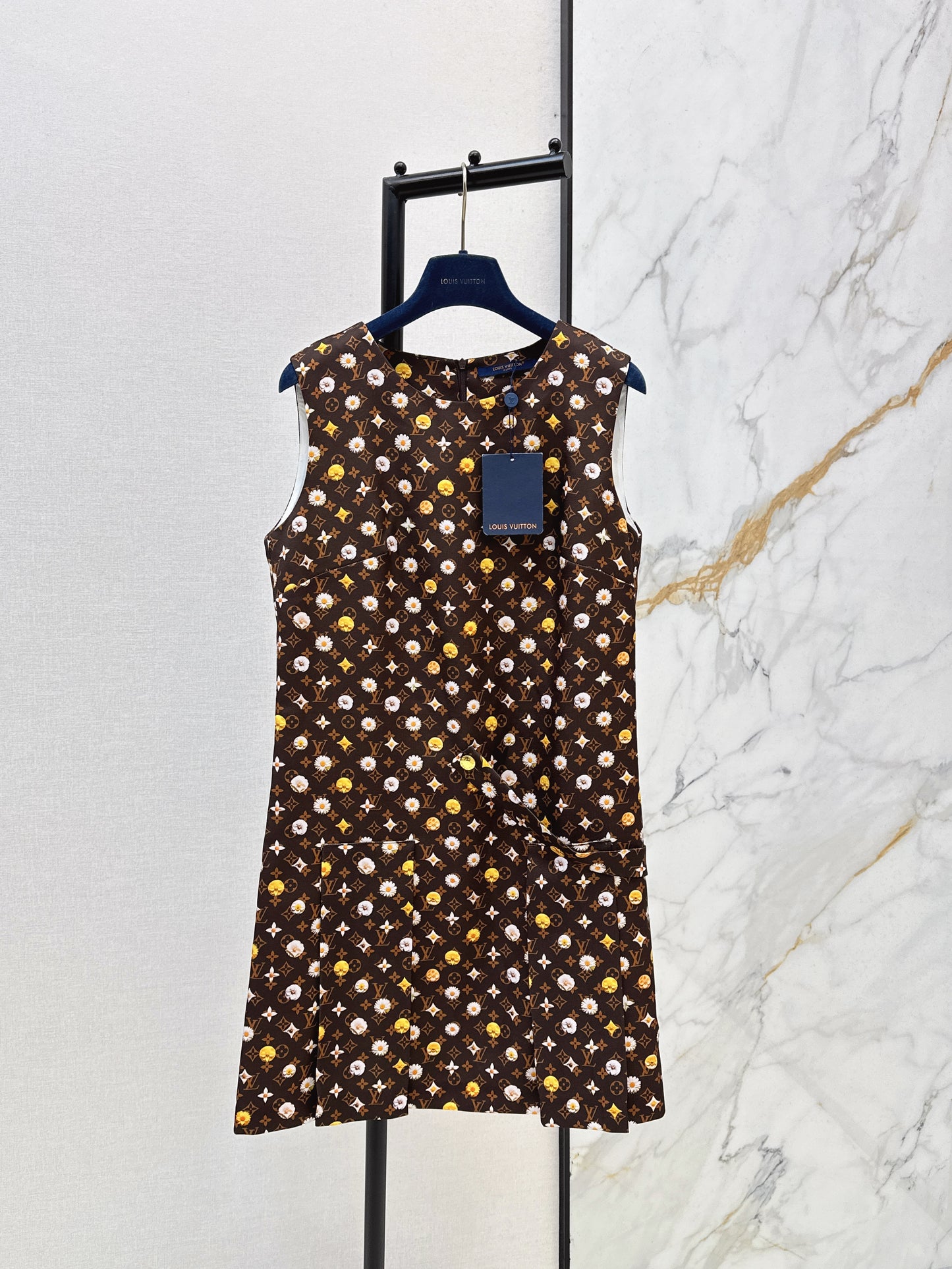 26SS NEW logo print sleeveless dress