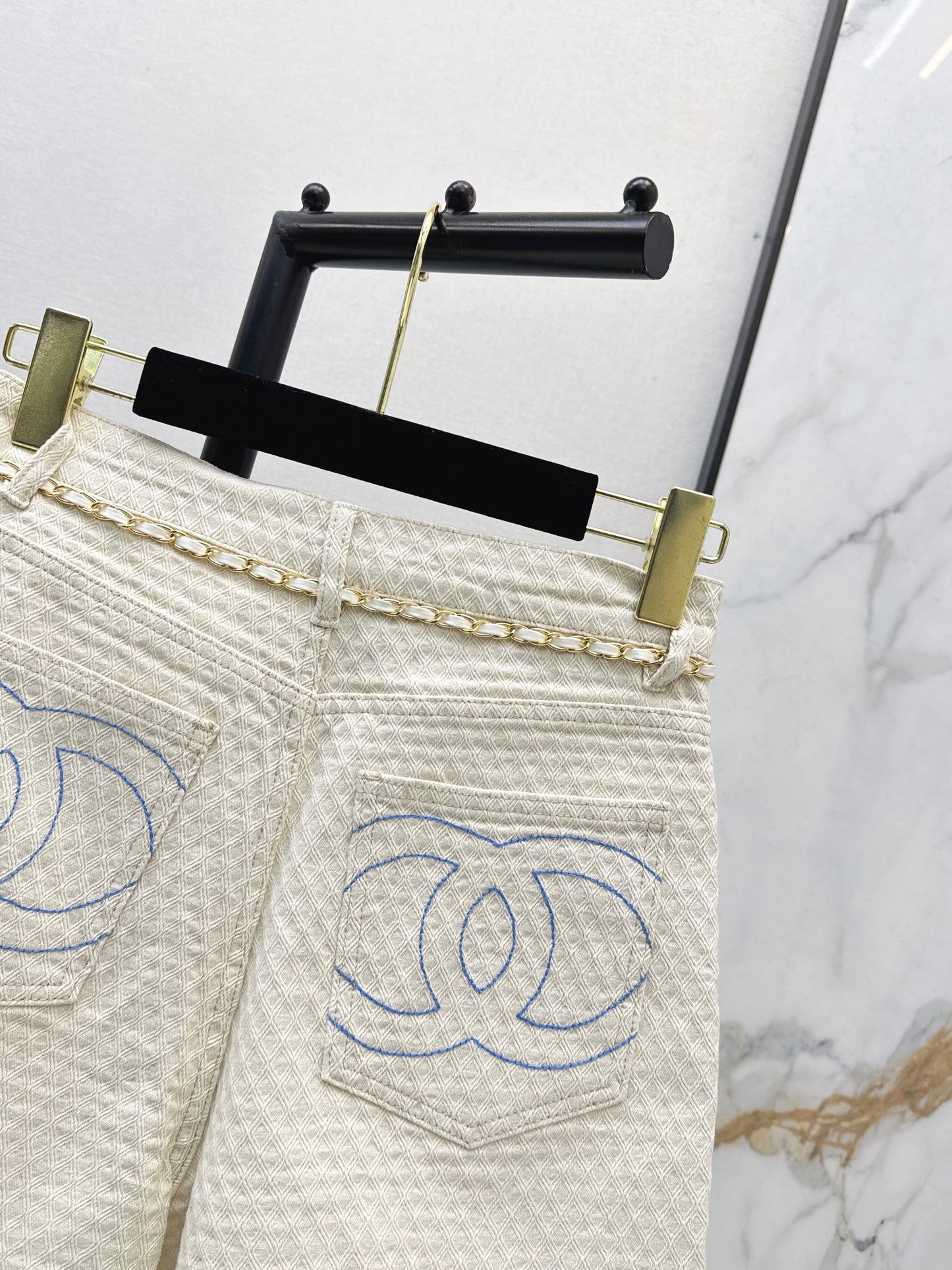26SS NEW Hand-sewn woven metal waist chain shorts