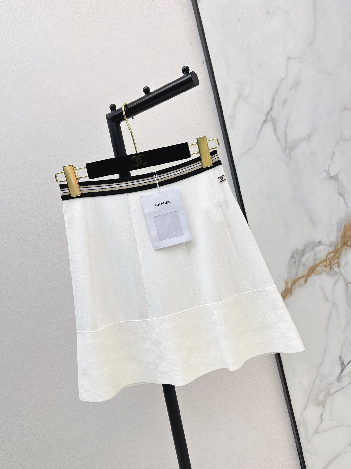 26SS NEW Black and white stripes on the waist + double CLogo centaur skirt
