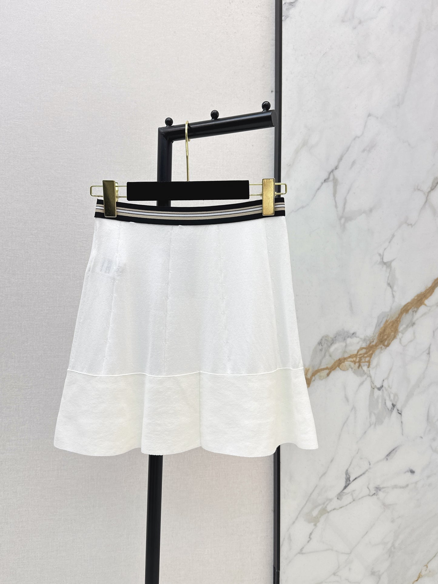 26SS NEW Black and white stripes on the waist + double CLogo centaur skirt