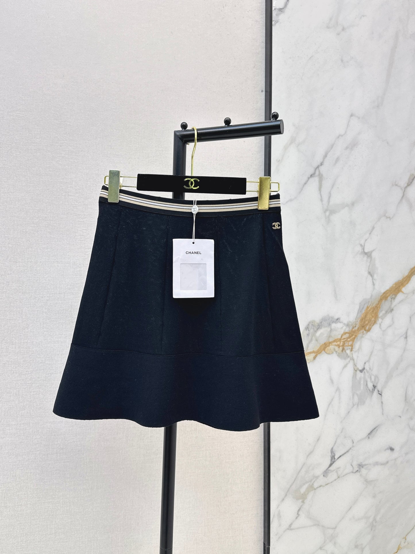 26SS NEW Black and white stripes on the waist + double CLogo centaur skirt