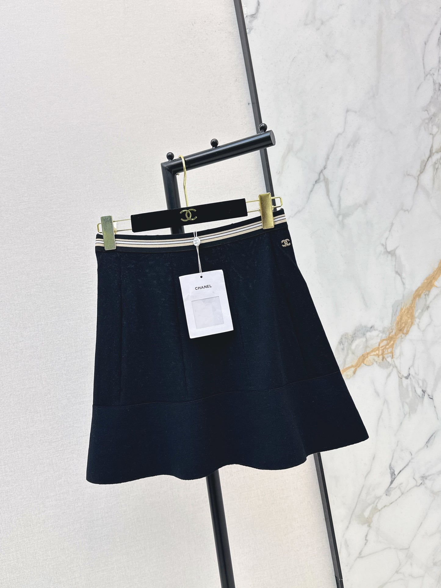 26SS NEW Black and white stripes on the waist + double CLogo centaur skirt
